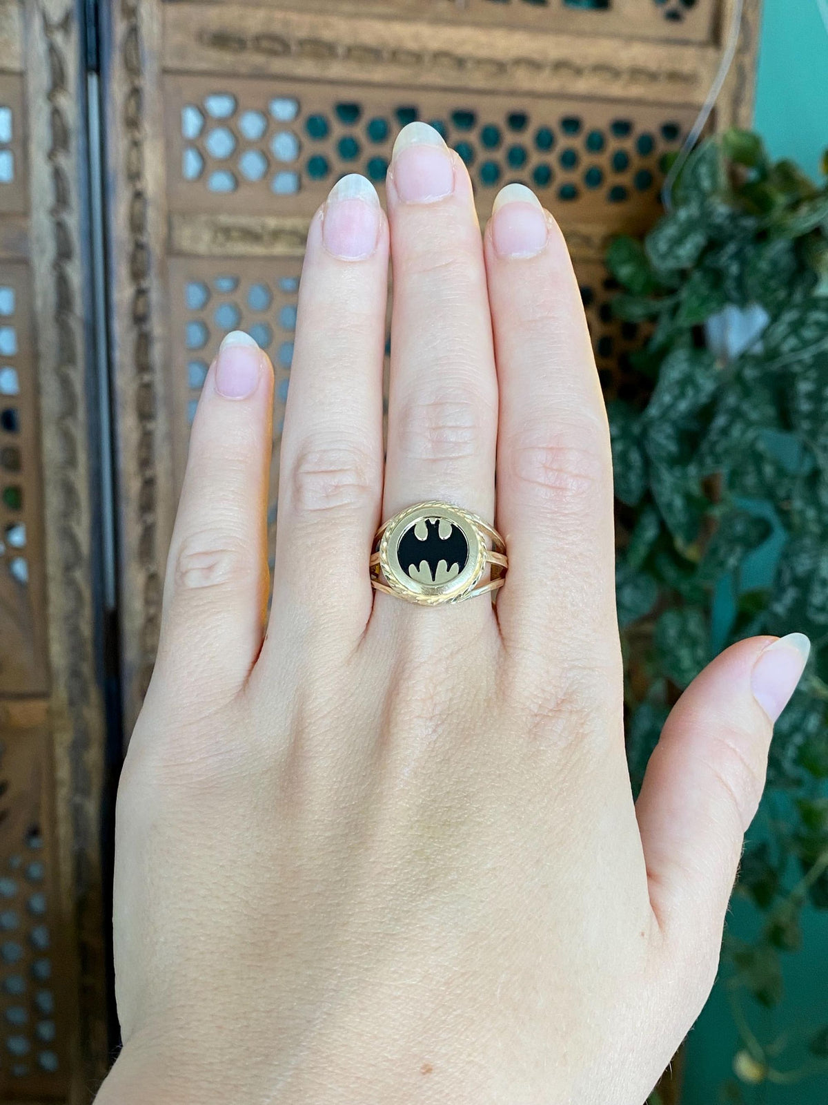 Vintage Solid 14k Yellow Gold Black Onyx Batman Ring - Size 9.5