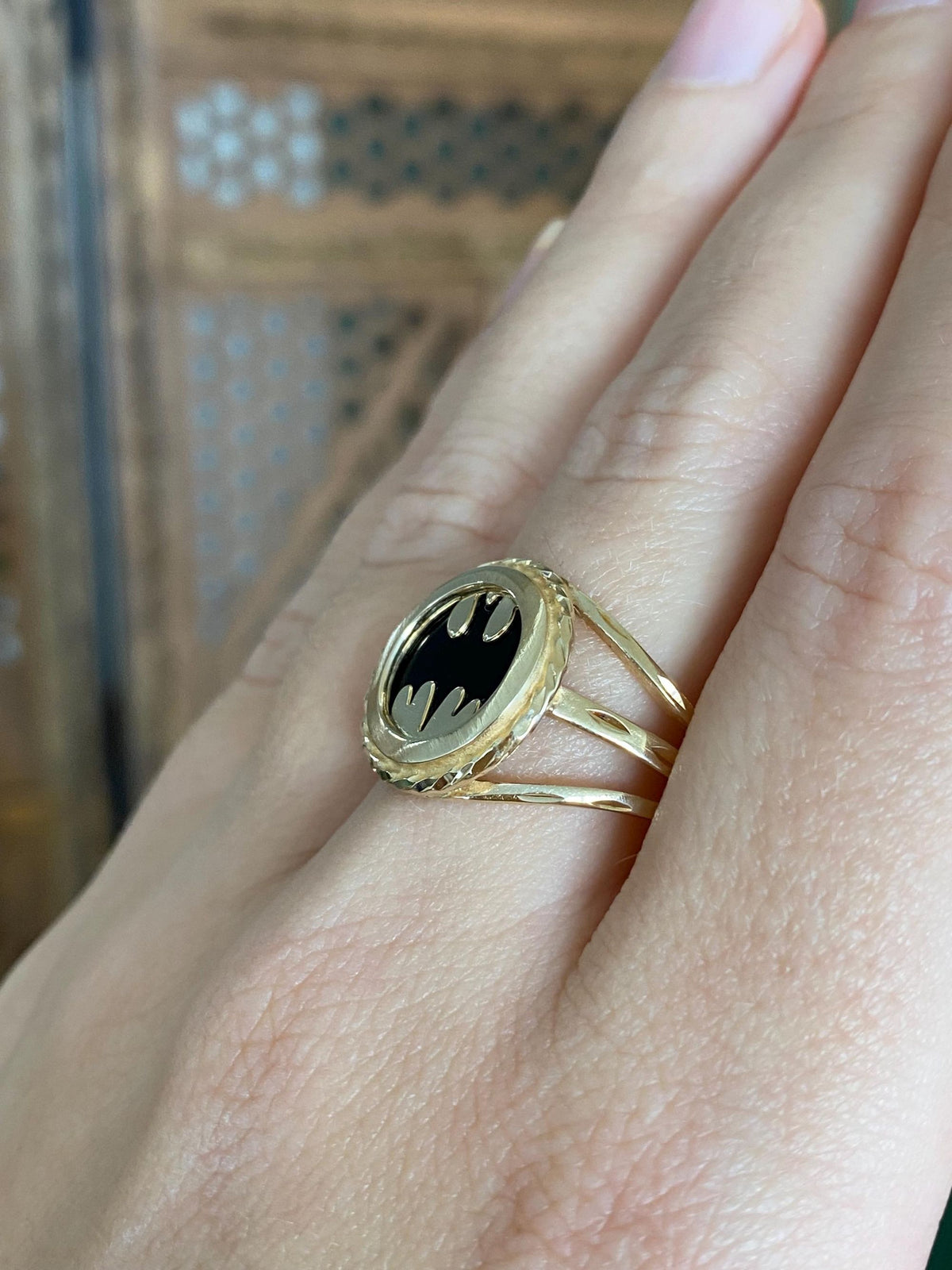 Vintage Solid 14k Yellow Gold Black Onyx Batman Ring - Size 9.5