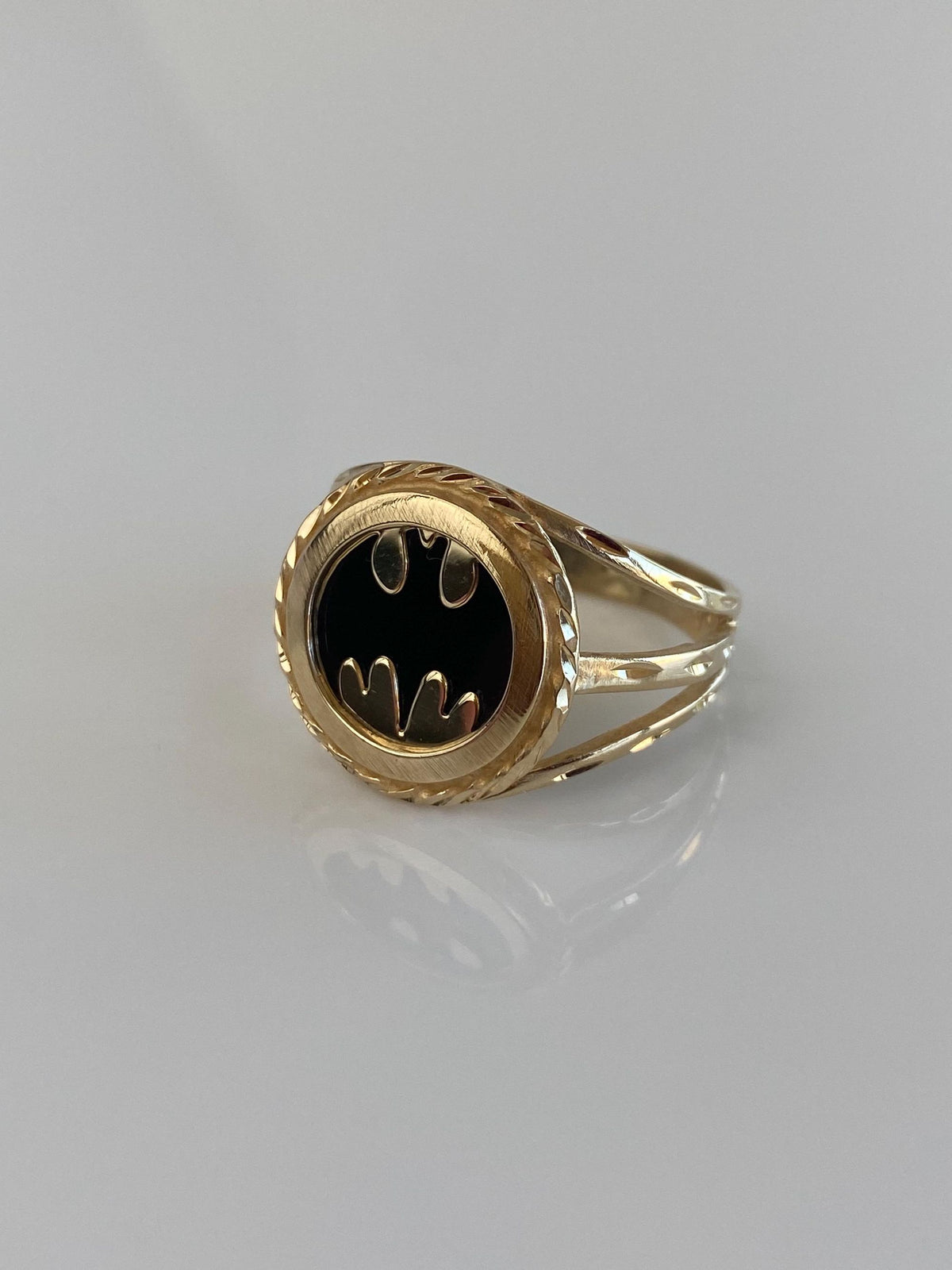Vintage Solid 14k Yellow Gold Black Onyx Batman Ring - Size 9.5