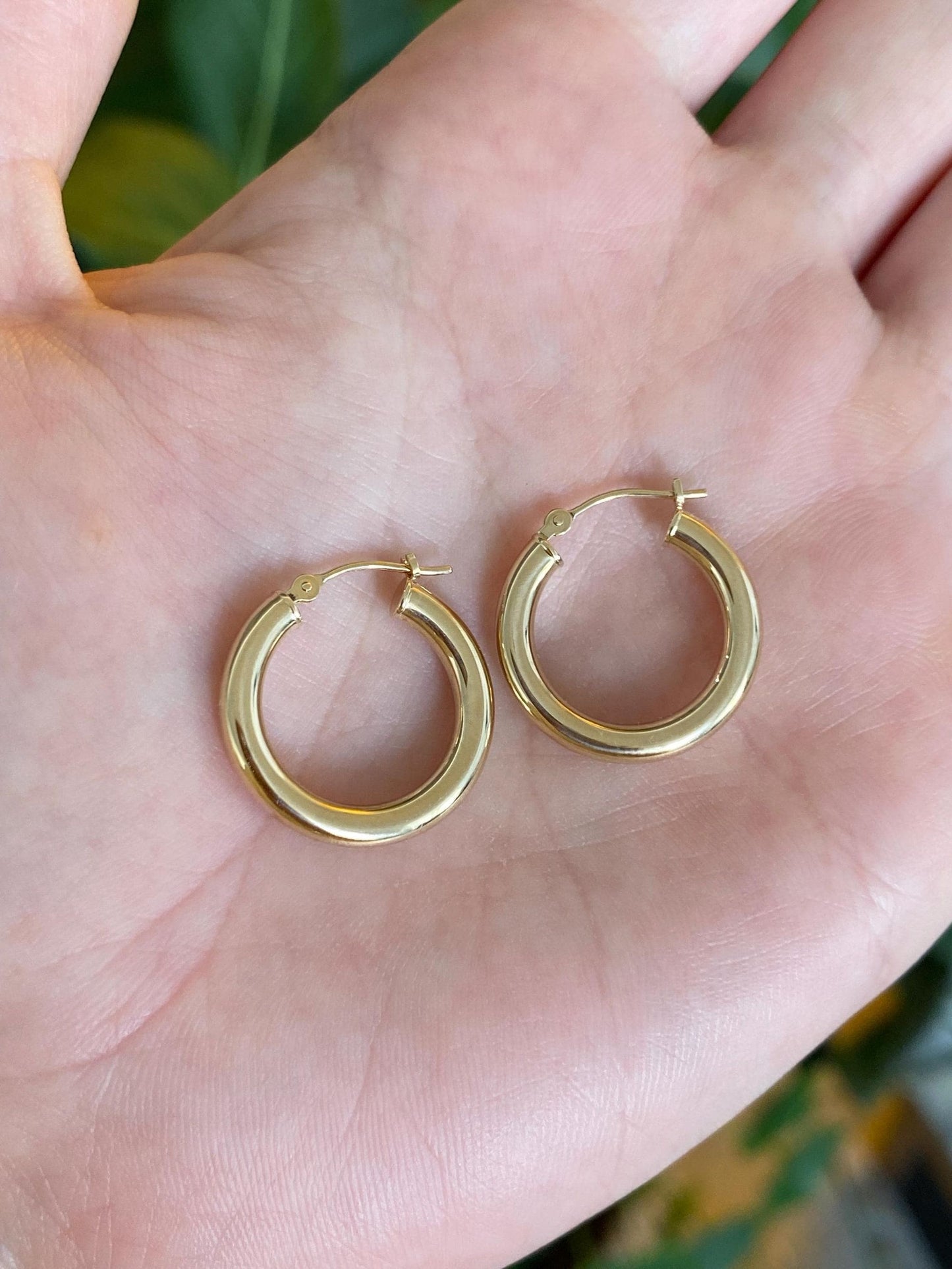 Vintage 14k Yellow Gold Hoop Earrings