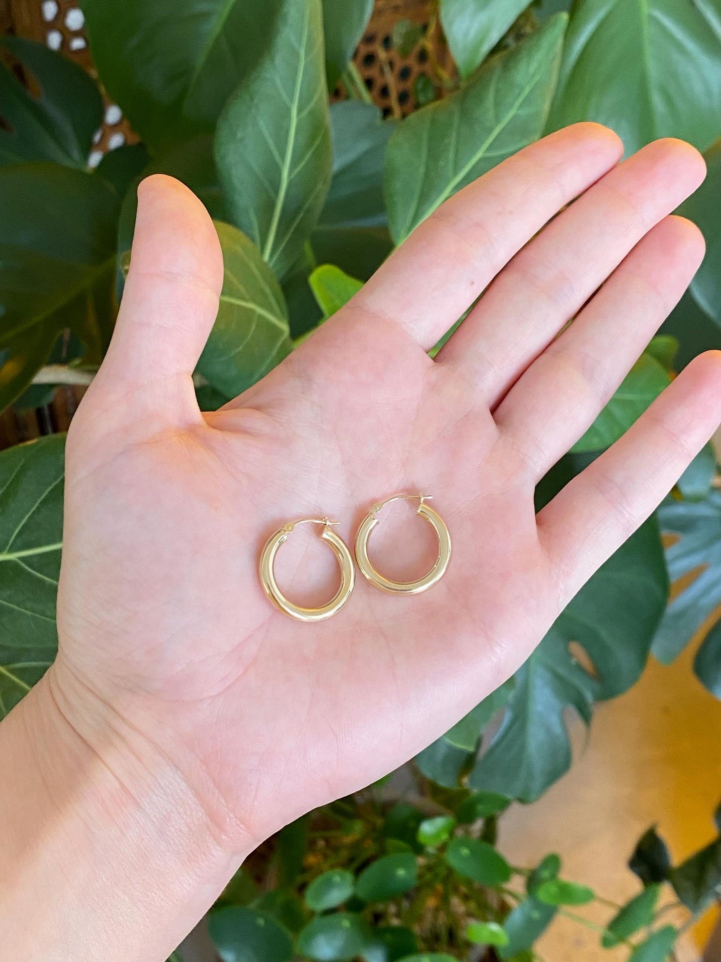 Vintage 14k Yellow Gold Hoop Earrings
