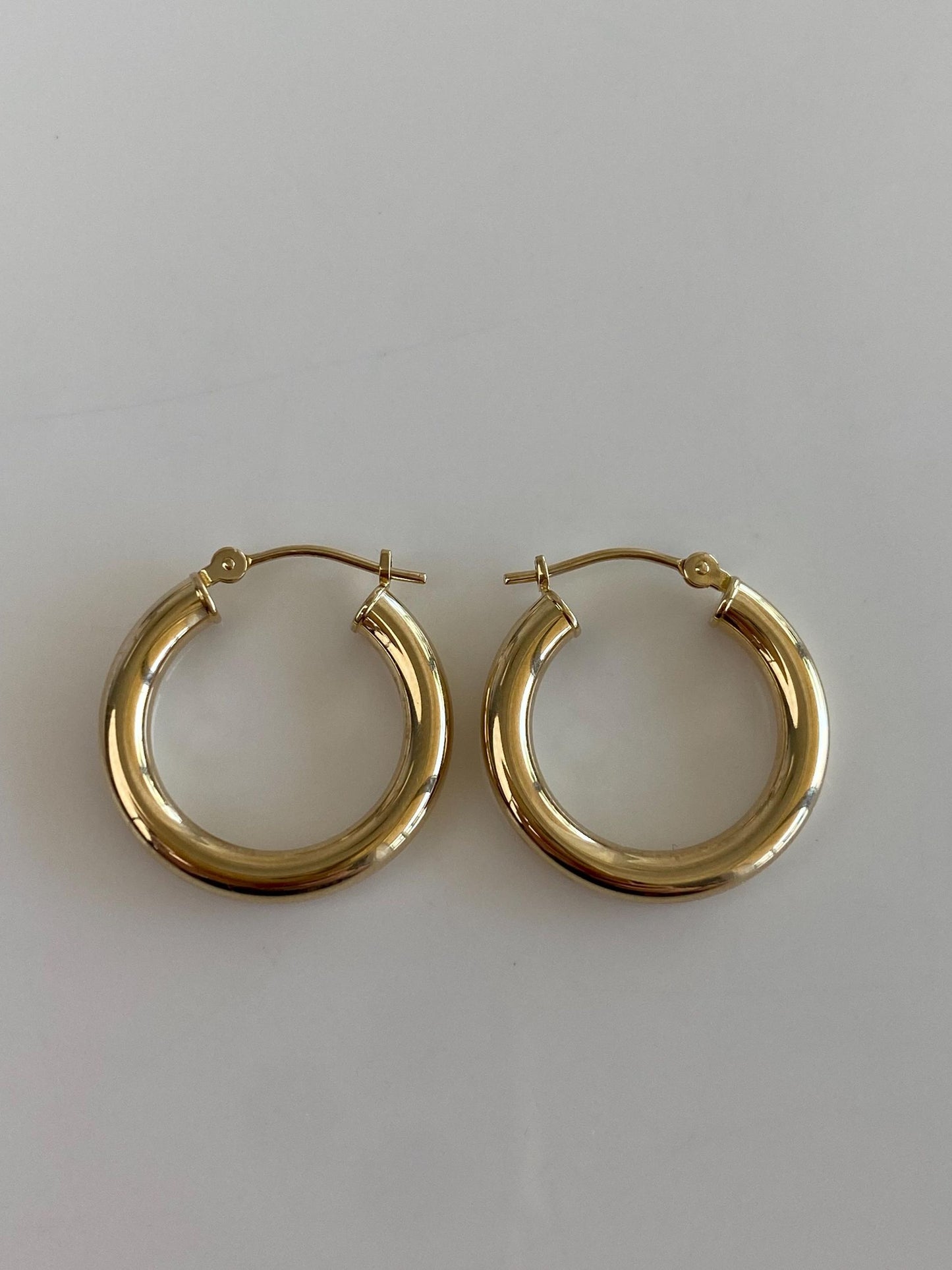 Vintage 14k Yellow Gold Hoop Earrings