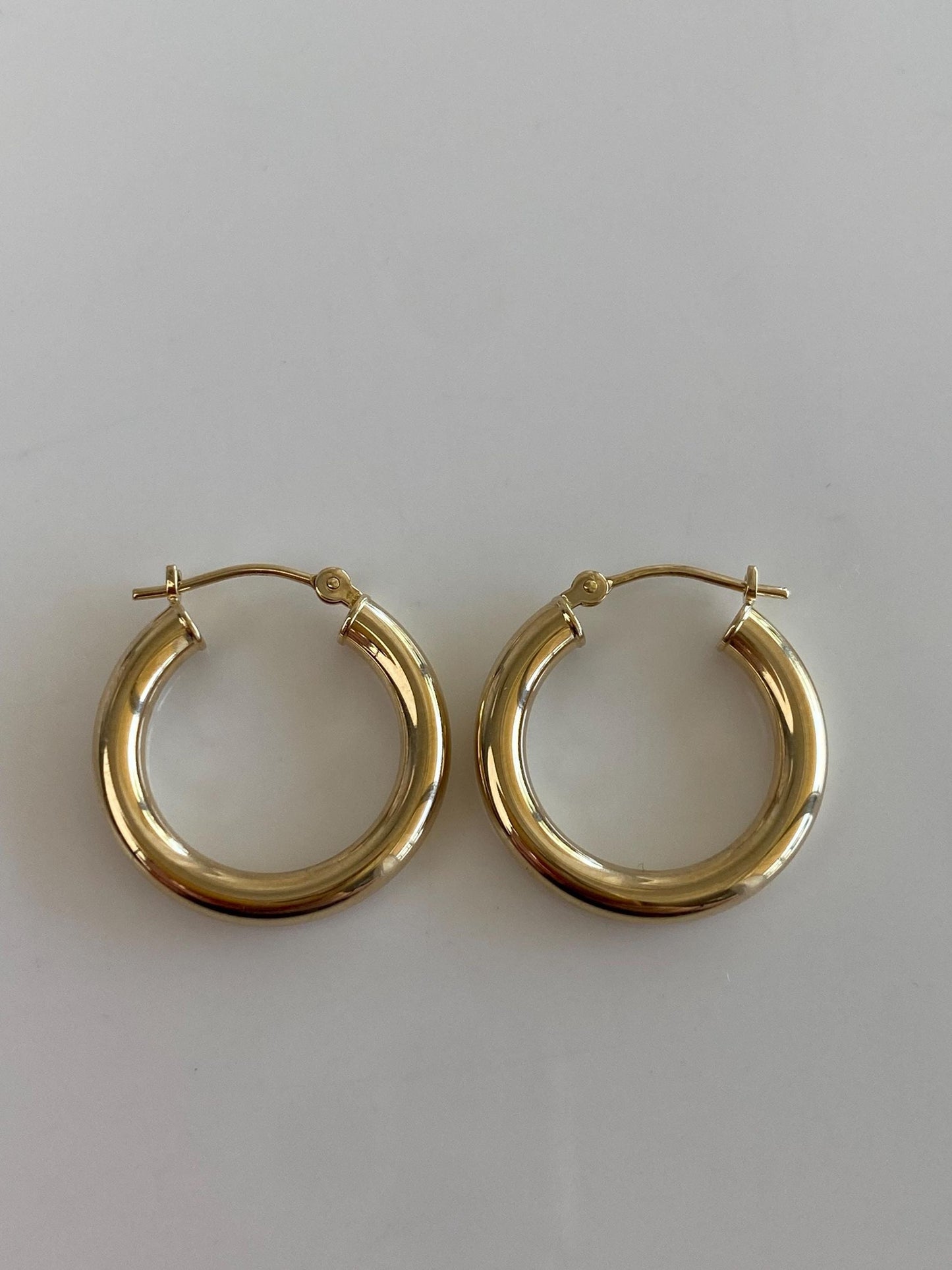 Vintage 14k Yellow Gold Hoop Earrings