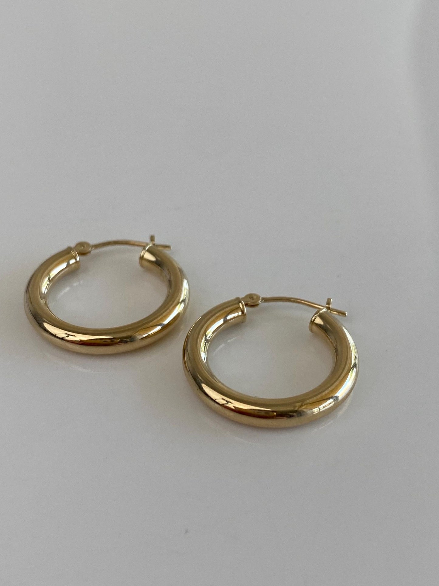 Vintage 14k Yellow Gold Hoop Earrings