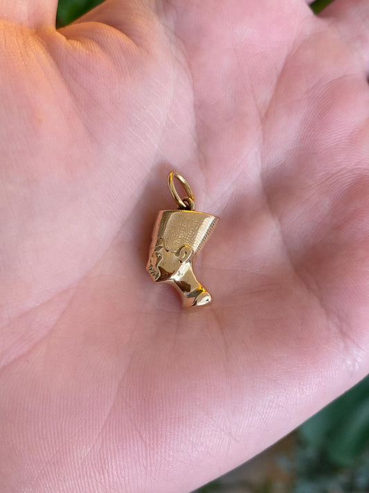 Vintage 18k Yellow Gold Nefretiti Charm