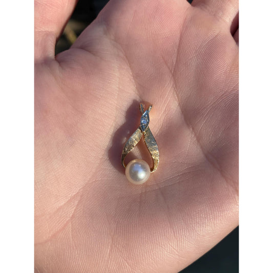Vintage Solid 14k Yellow Gold Diamond Pearl Charm