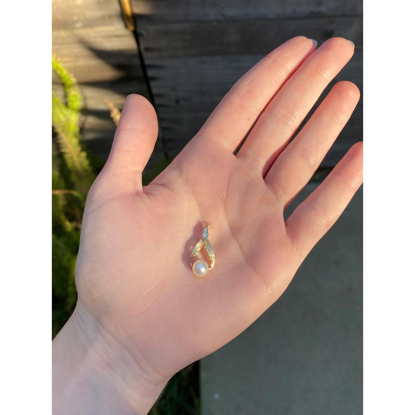 Vintage Solid 14k Yellow Gold Diamond Pearl Charm