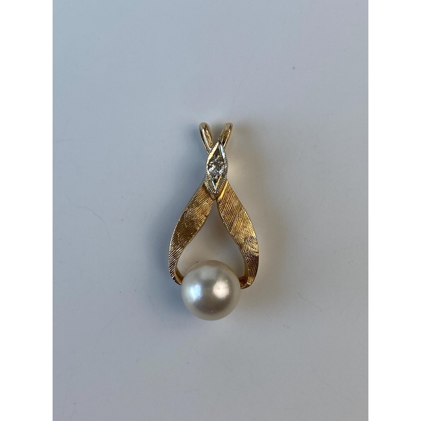 Vintage Solid 14k Yellow Gold Diamond Pearl Charm