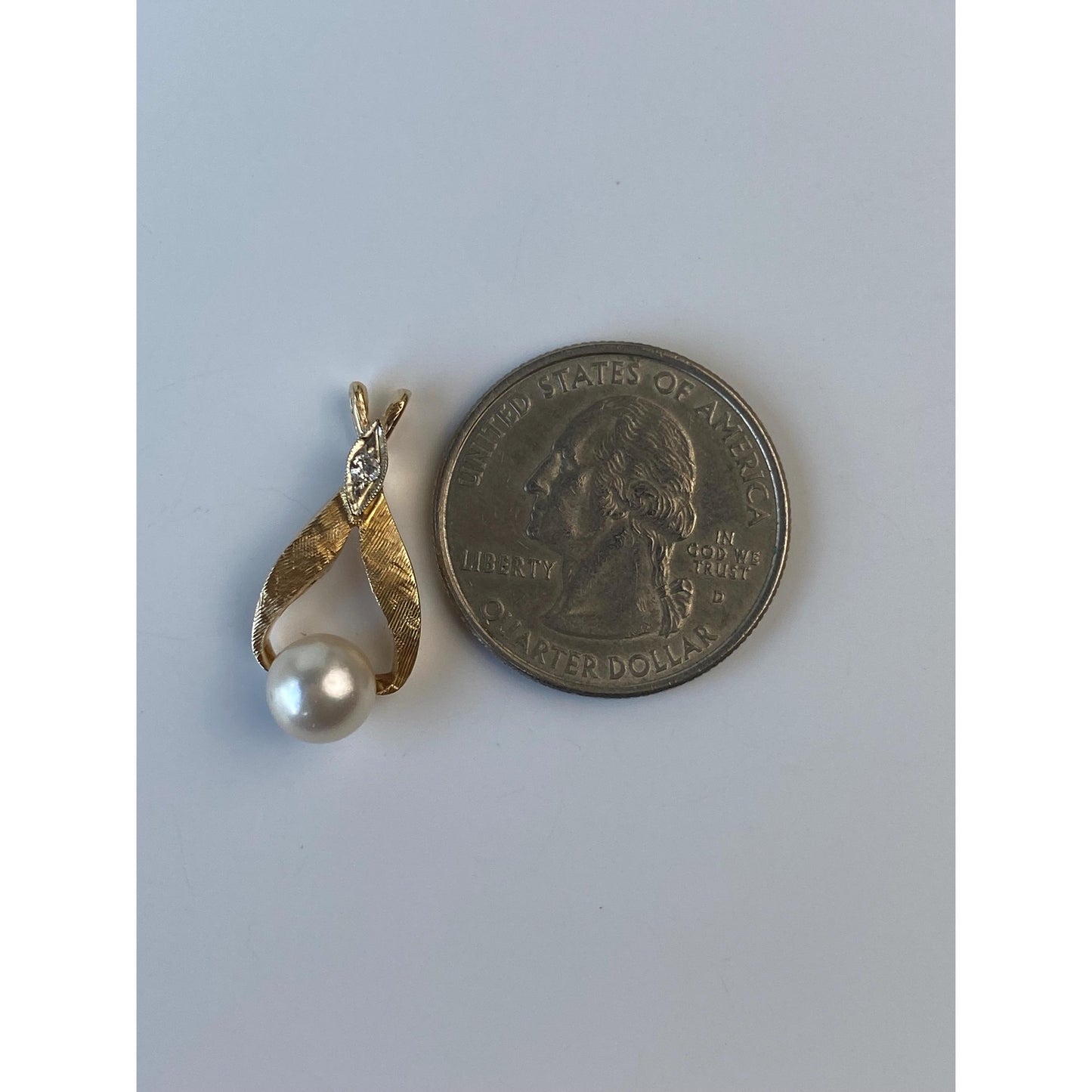 Vintage Solid 14k Yellow Gold Diamond Pearl Charm