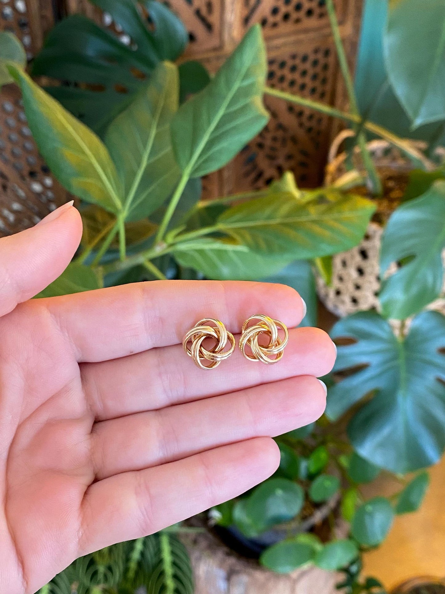 Vintage 14k Yellow Gold Knot Stud Earrings