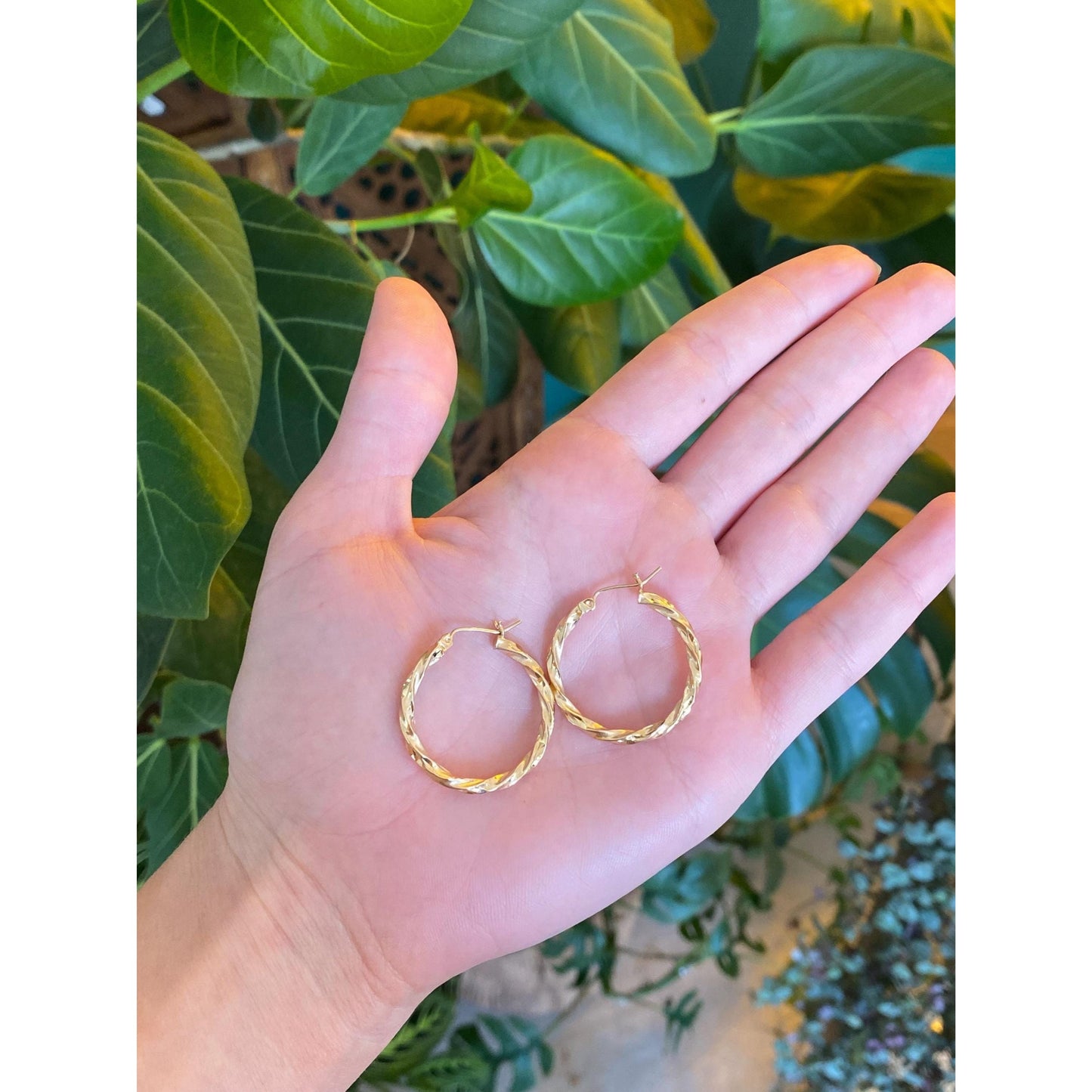 Vintage 14k Yellow Gold Twist Hoop Earrings