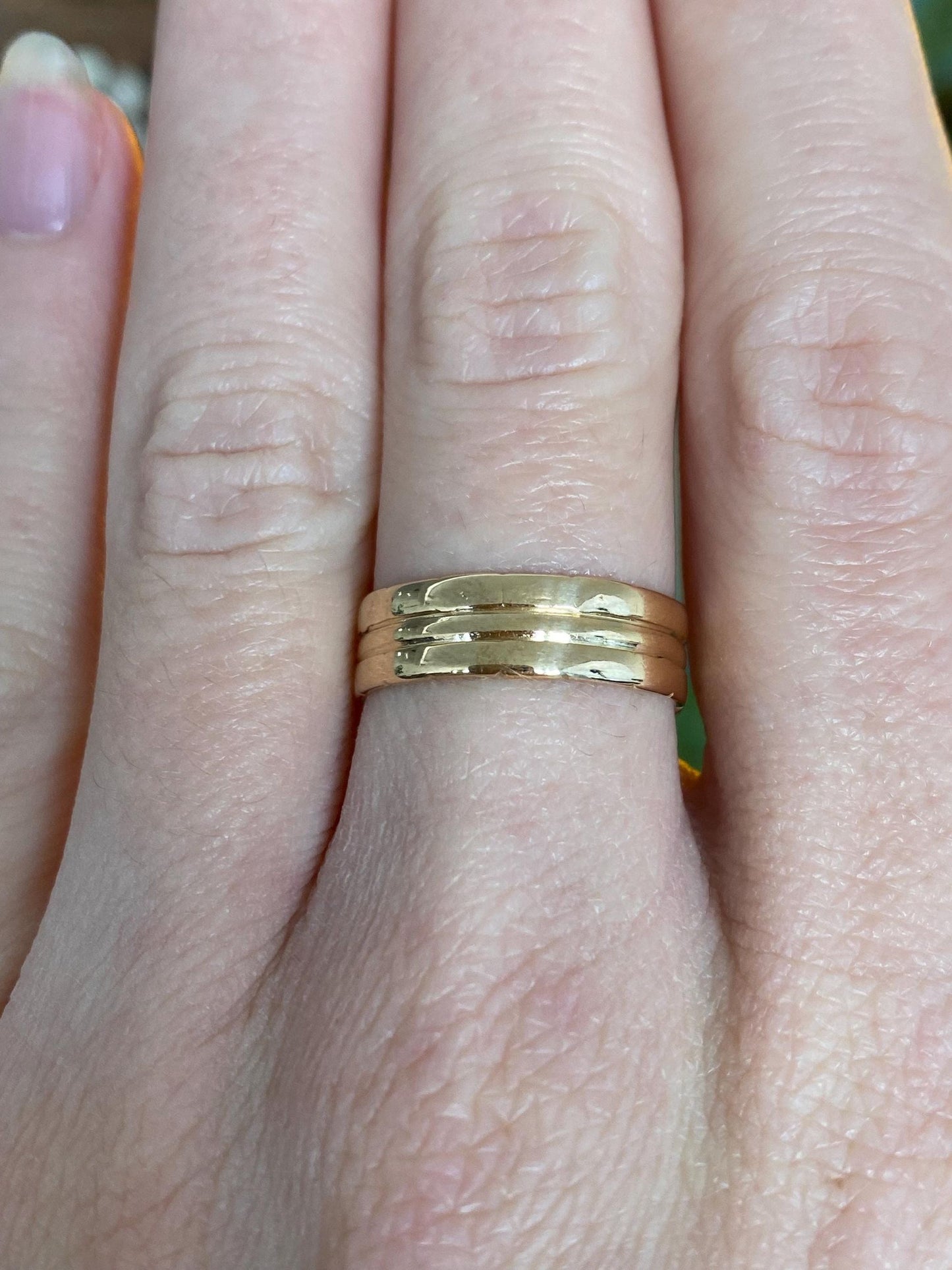 Vintage Solid 14k Yellow Gold Lined Ring Band - Size 6.5