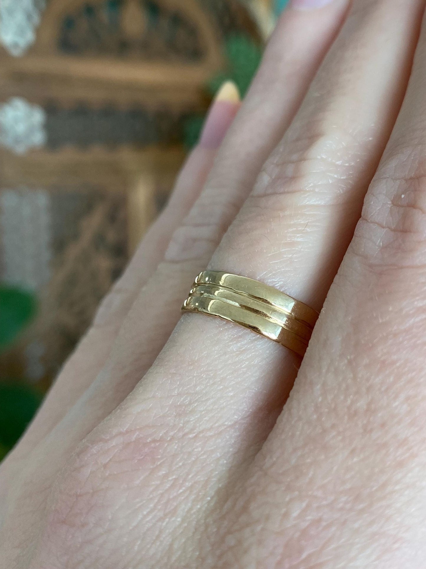Vintage Solid 14k Yellow Gold Lined Ring Band - Size 6.5