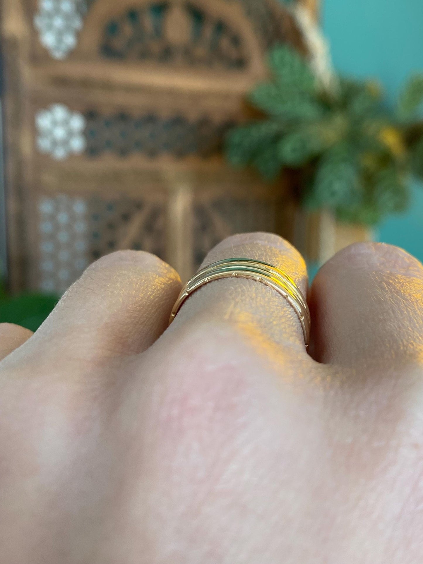 Vintage Solid 14k Yellow Gold Lined Ring Band - Size 6.5