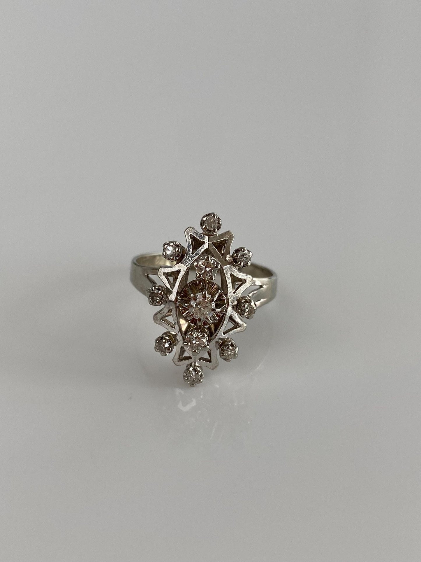 Vintage Solid 18k White Gold Diamond Cluster Ring - Size 6.25