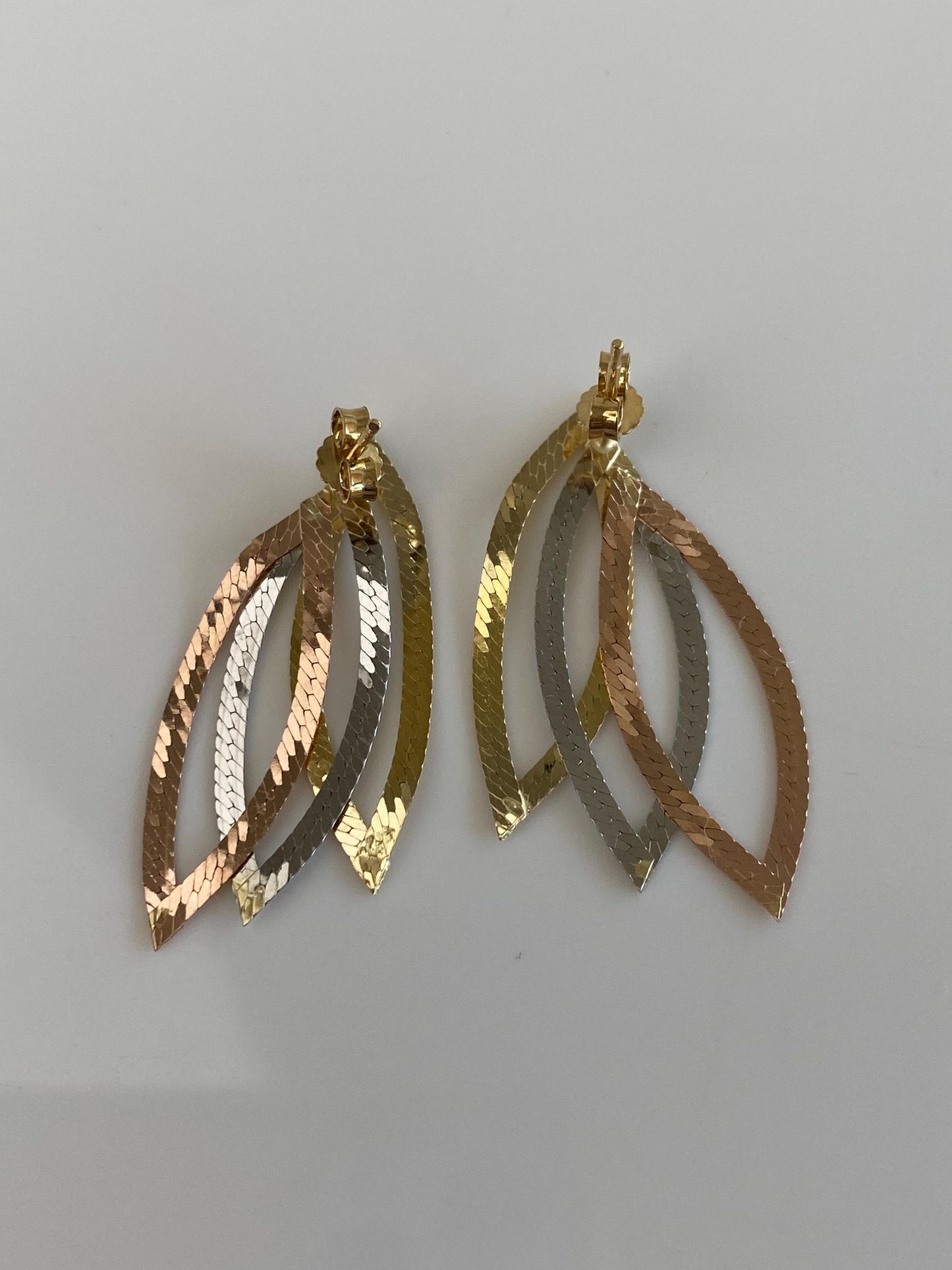 Vintage Solid 14k Tri Tone Gold Designed Flat Chain Drop Earrings