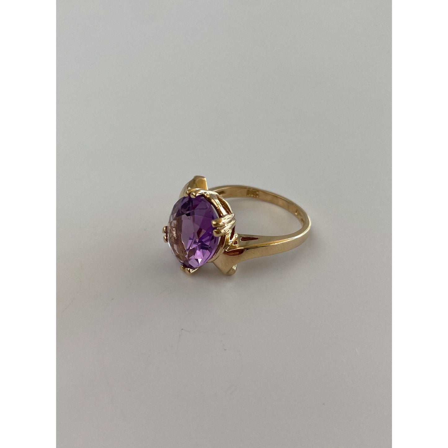 Vintage Solid 10k Yellow Gold Amethyst Ring - Size 5.5
