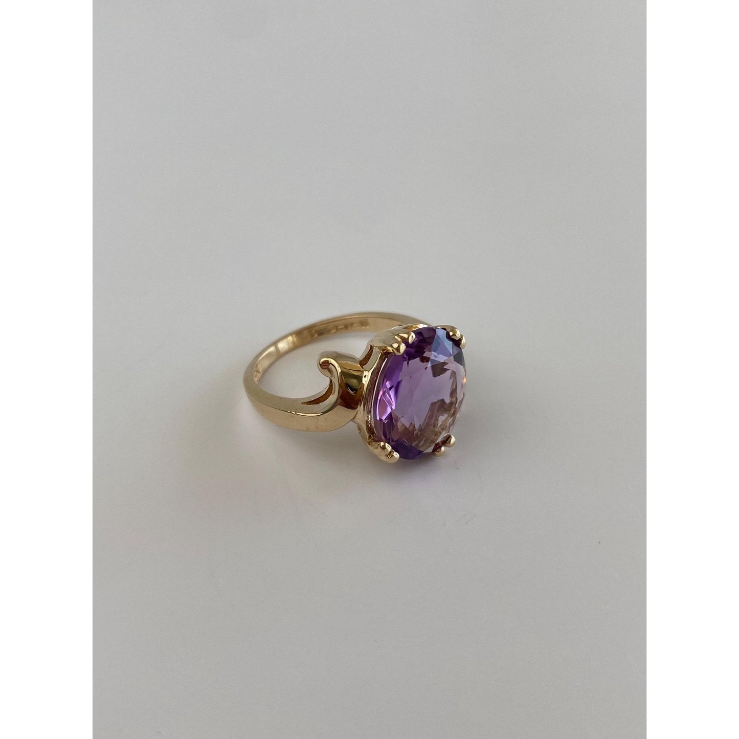 Vintage Solid 10k Yellow Gold Amethyst Ring - Size 5.5