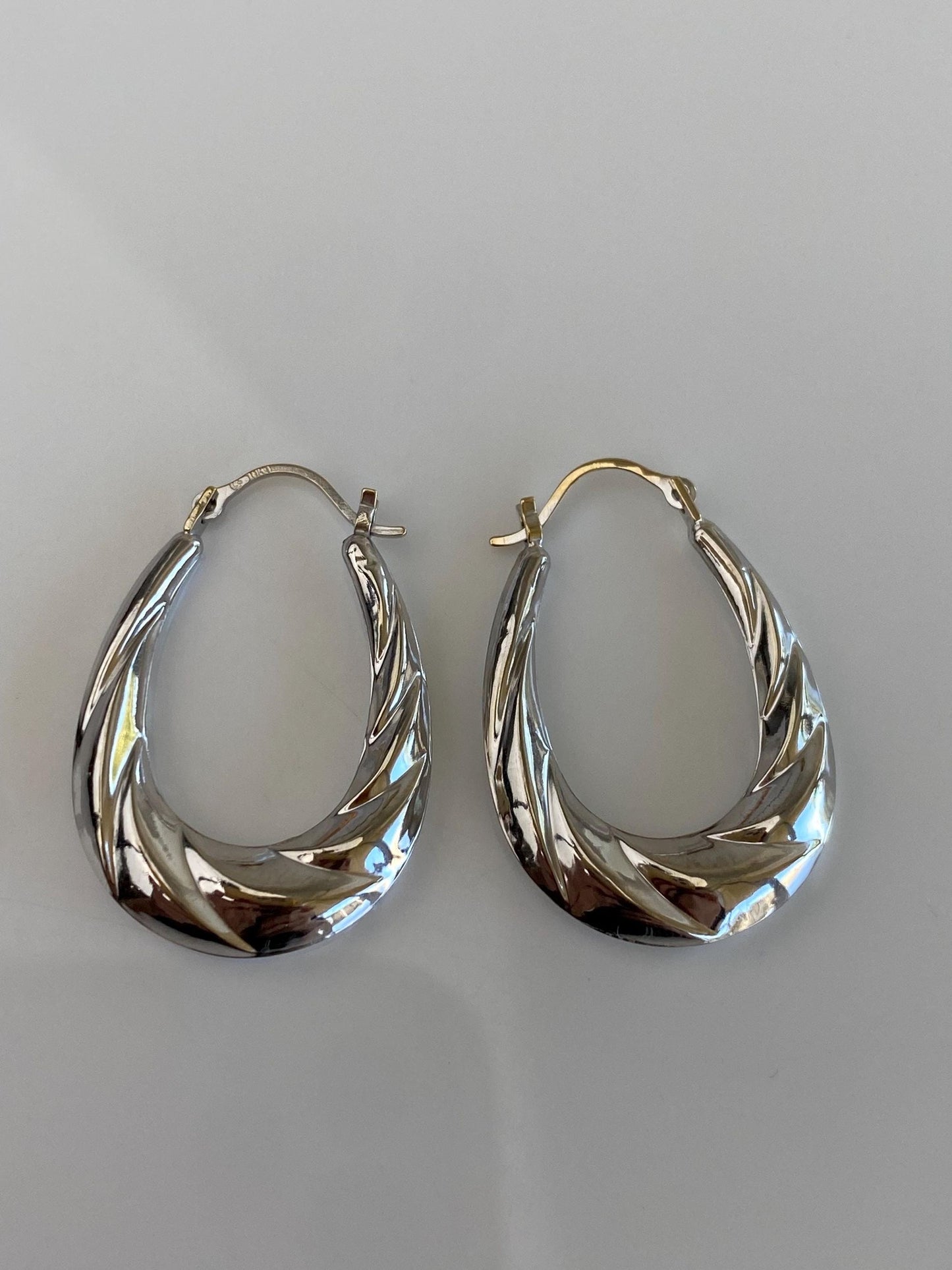 Vintage 10k White Gold Scalloped Hoop Earrings