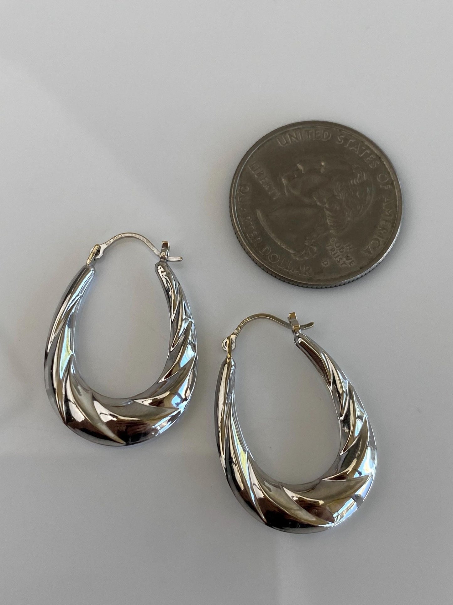 Vintage 10k White Gold Scalloped Hoop Earrings
