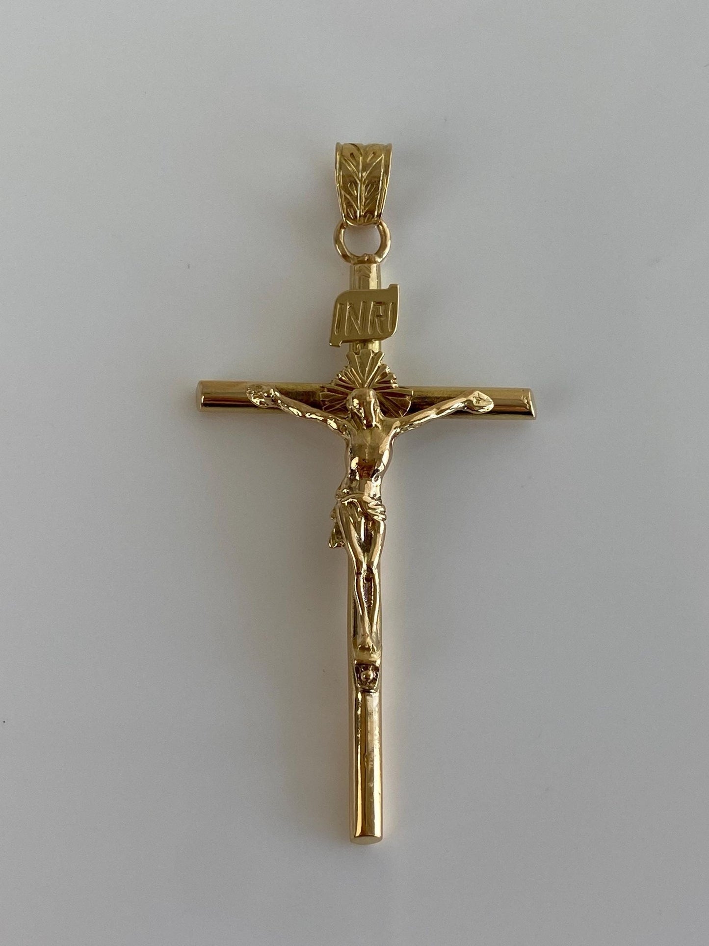 Vintage 18k Yellow Gold Crucifix Cross Charm