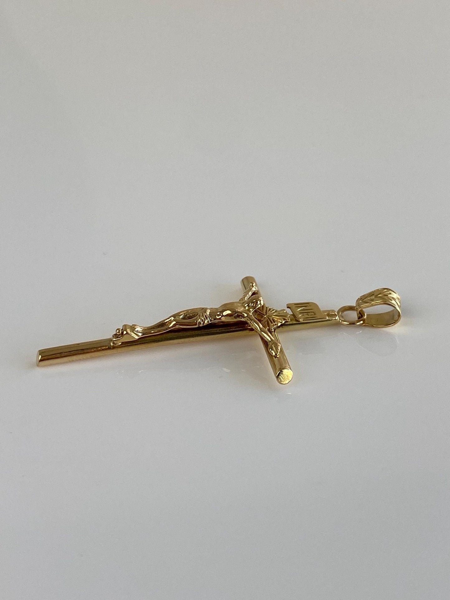 Vintage 18k Yellow Gold Crucifix Cross Charm