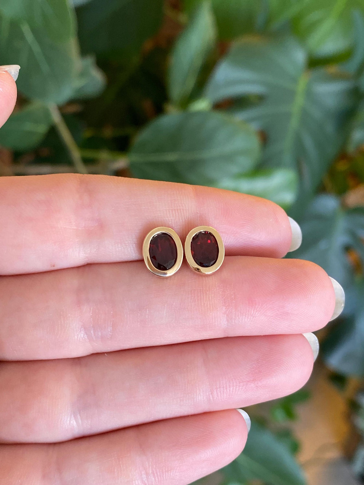 Vintage Solid 14k Yellow Gold Bezel Set Garnet Stud Earrings