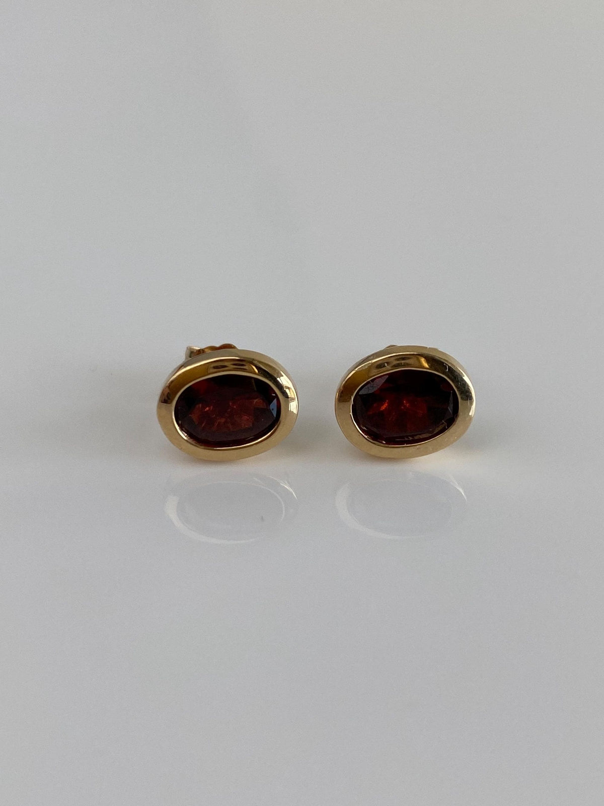 Vintage Solid 14k Yellow Gold Bezel Set Garnet Stud Earrings