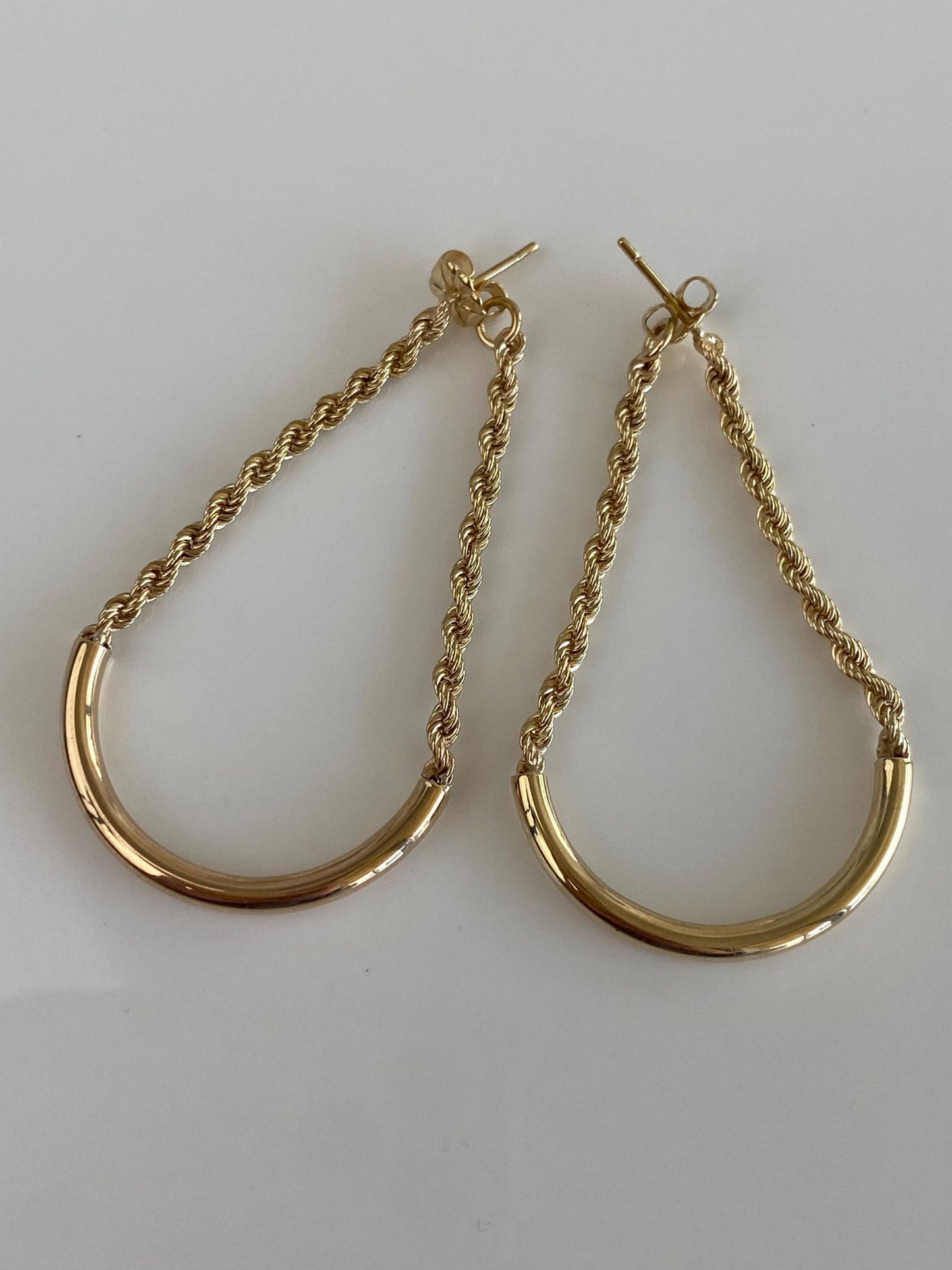 Vintage Solid 14k Yellow Gold Connected Rope Chain Curved Tube Hoop Earrings