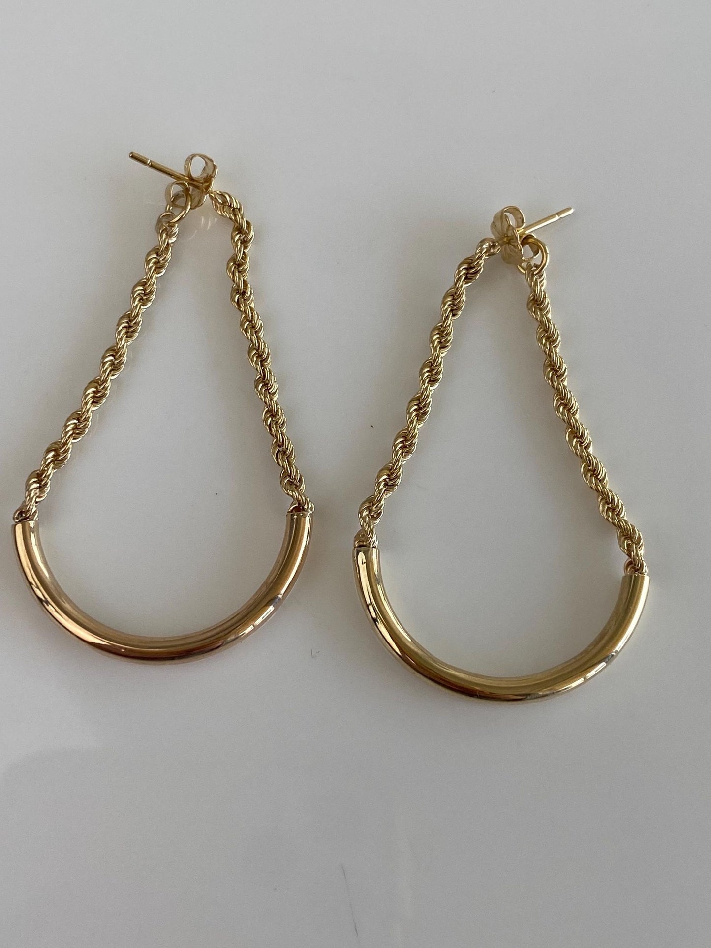 Vintage Solid 14k Yellow Gold Connected Rope Chain Curved Tube Hoop Earrings
