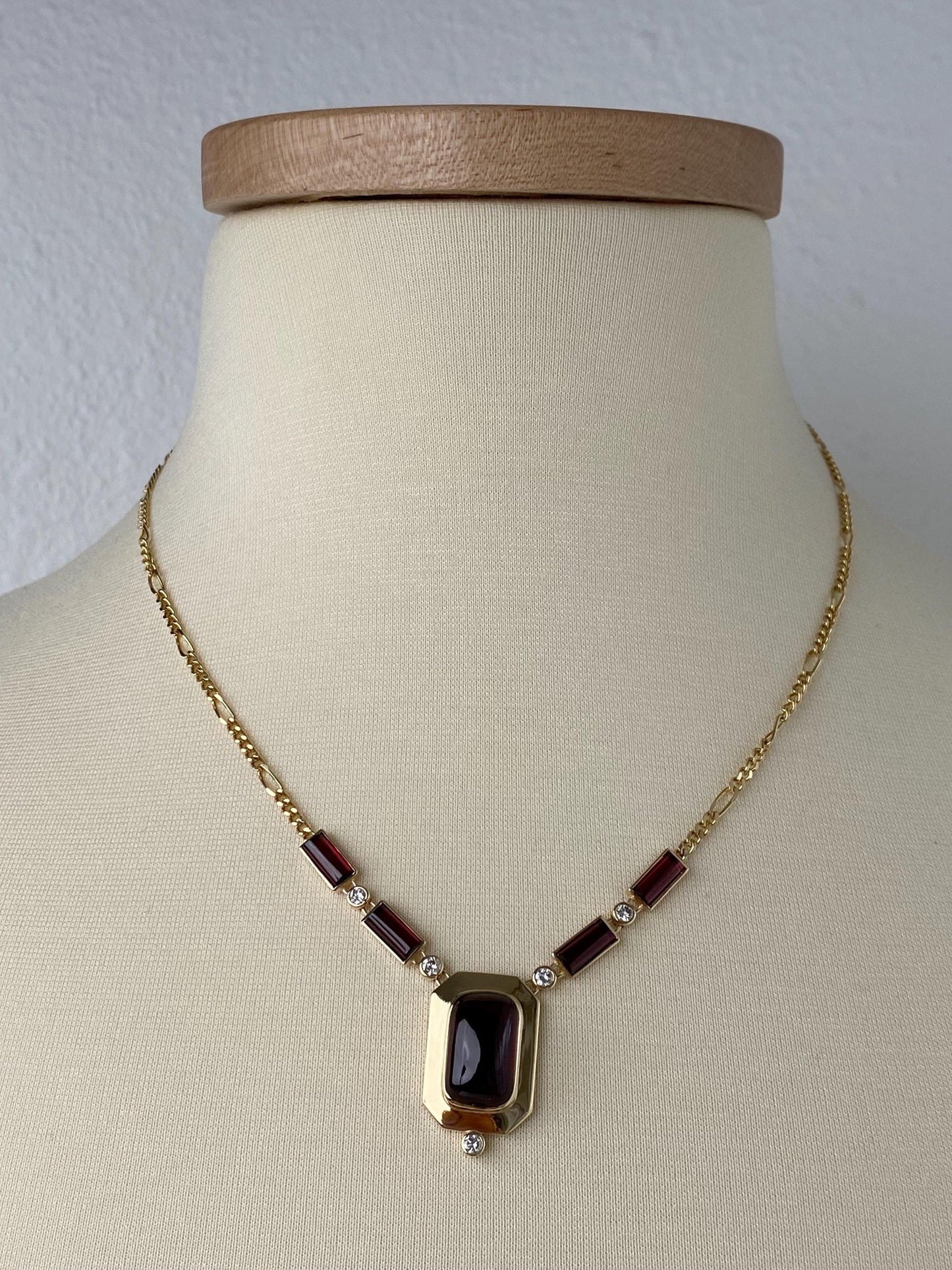 Vintage Solid 14k Yellow Gold Garnet Diamond Figaro Chain Necklace - 19 inches