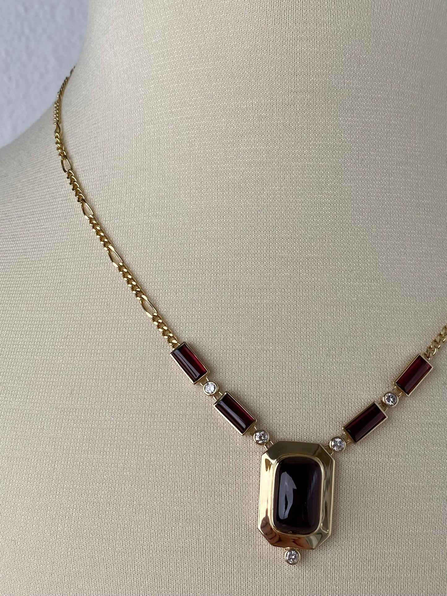 Vintage Solid 14k Yellow Gold Garnet Diamond Figaro Chain Necklace - 19 inches