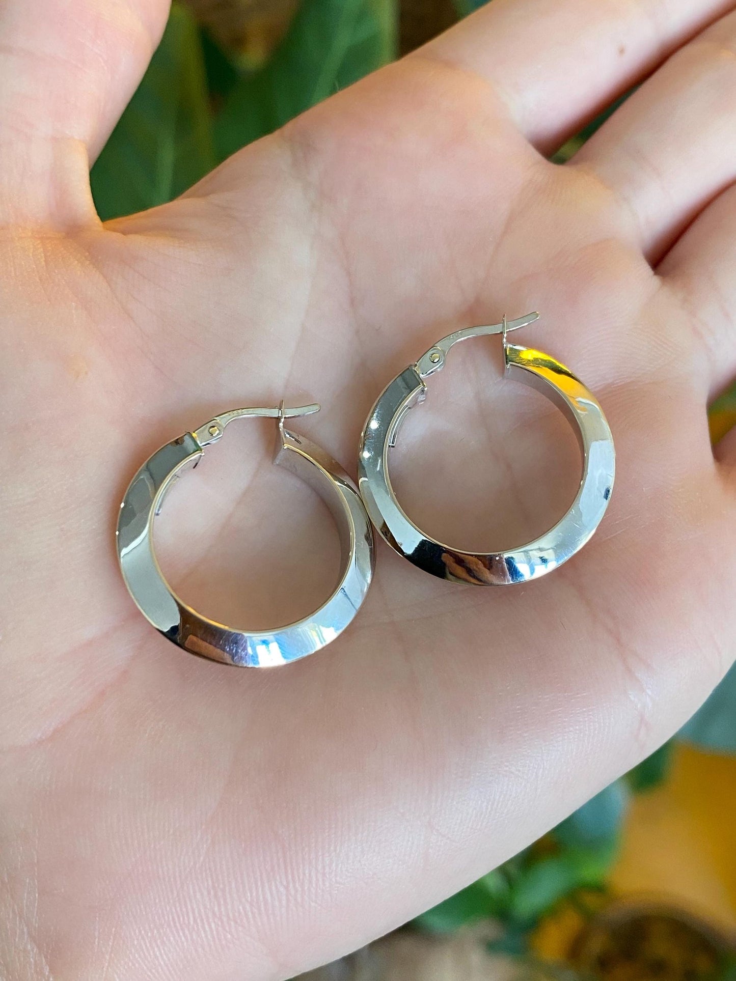 Vintage 14k White Gold Hoop Earrings