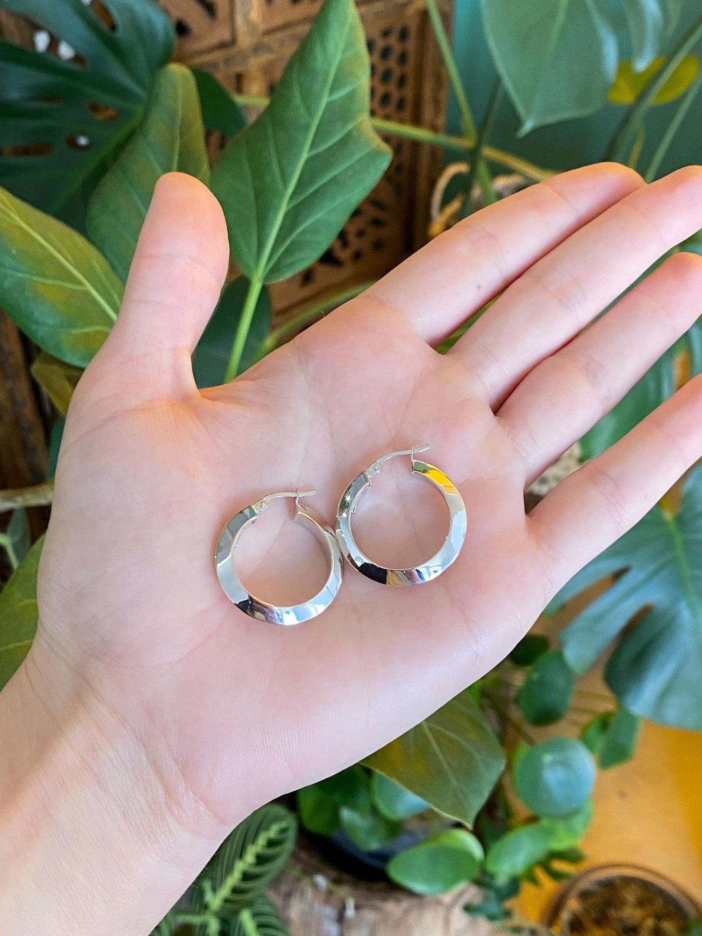Vintage 14k White Gold Hoop Earrings