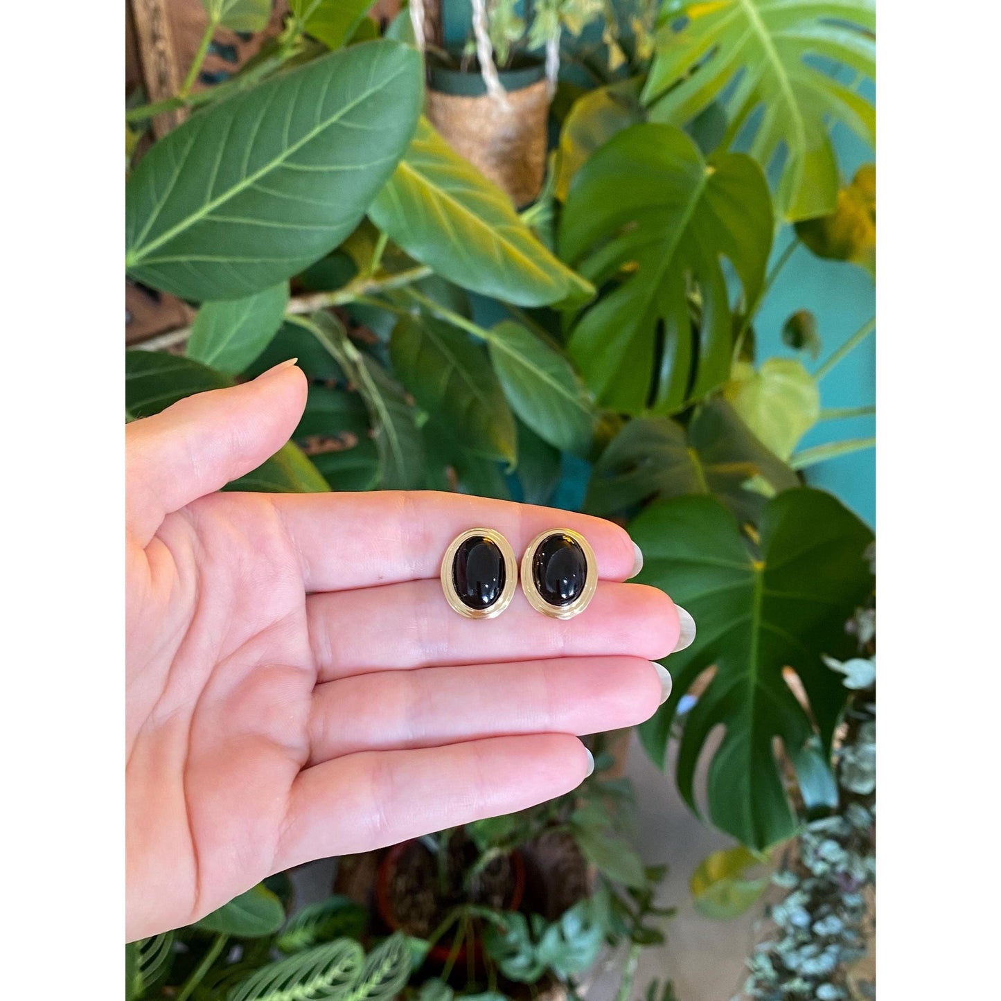 Vintage Solid 14k Yellow Gold Black Resin Stud Earrings