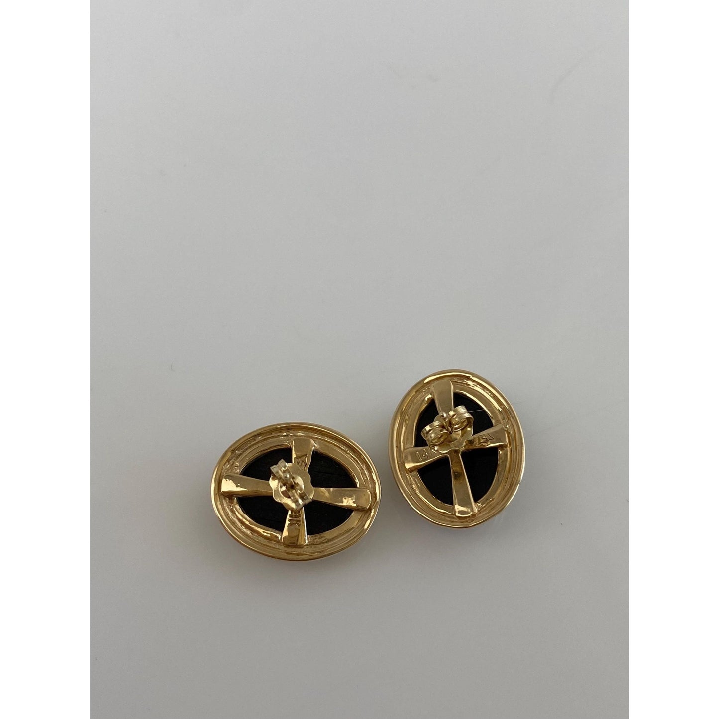 Vintage Solid 14k Yellow Gold Black Resin Stud Earrings
