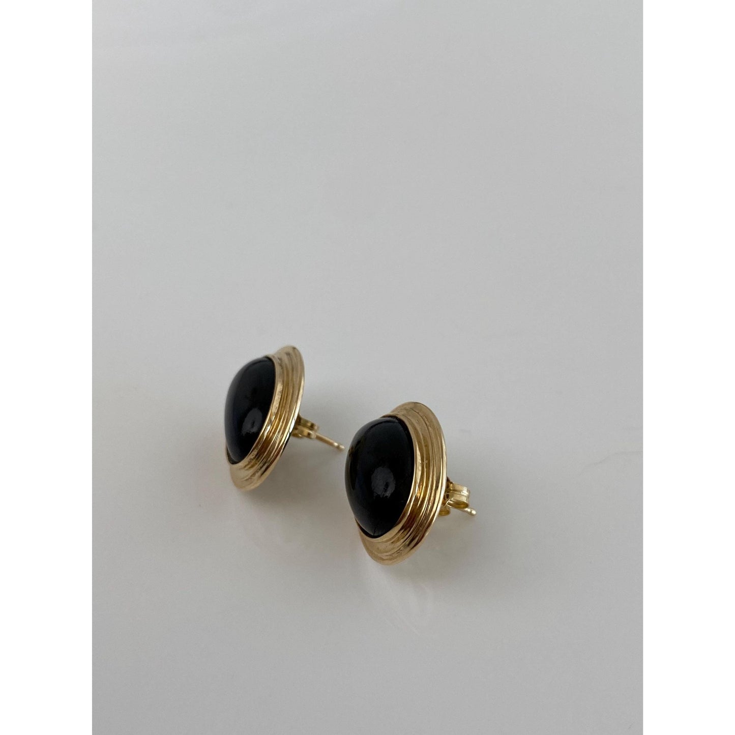 Vintage Solid 14k Yellow Gold Black Resin Stud Earrings