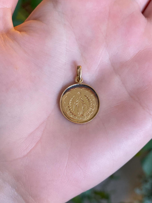 Vintage Solid 18k Yellow Gold Religious Charm