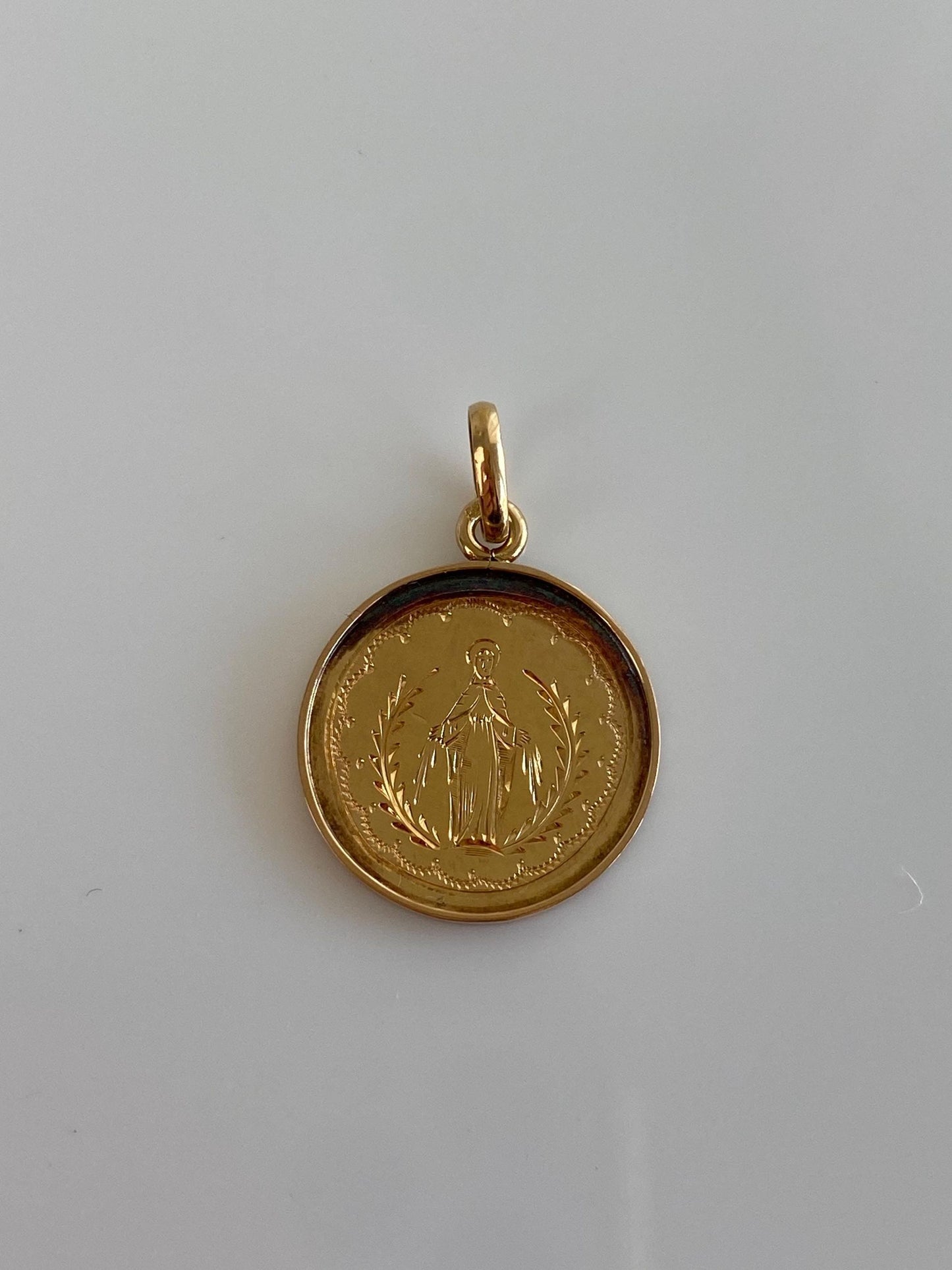Vintage Solid 18k Yellow Gold Religious Charm