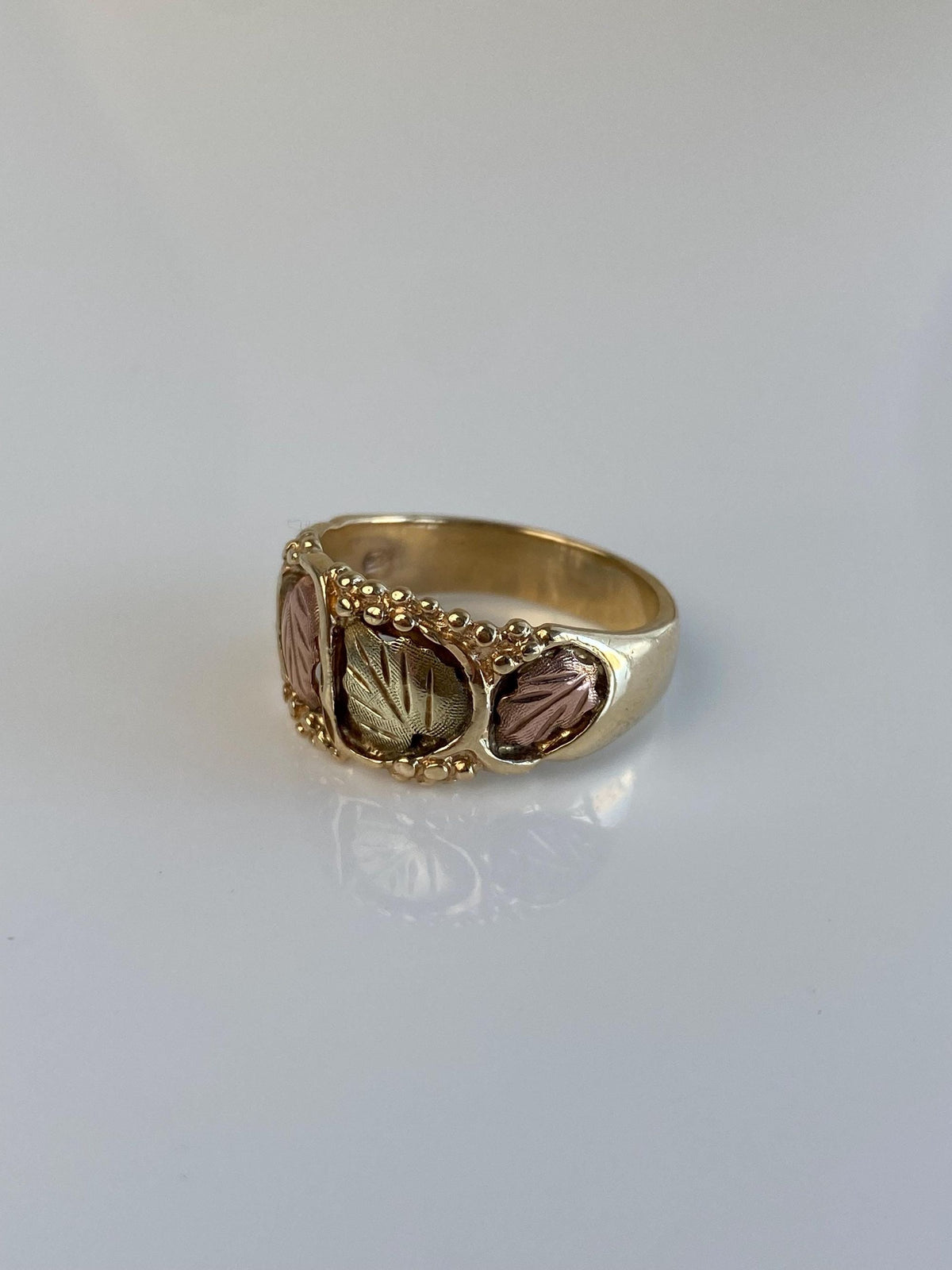 Solid 10k Black Hills Gold Leaves Ring Band - Size 8.5