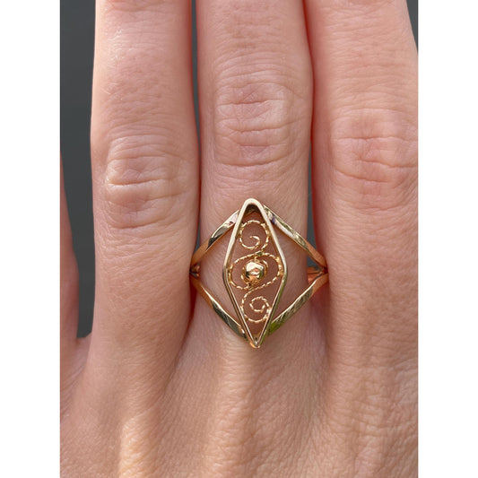 Vintage Solid 18k Yellow Gold Ring - Size 9.25