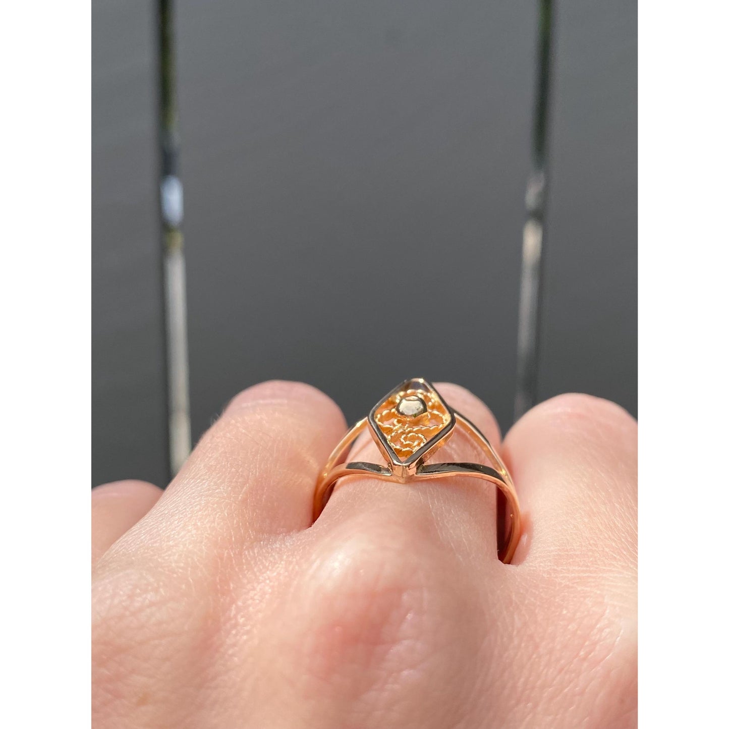 Vintage Solid 18k Yellow Gold Ring - Size 9.25
