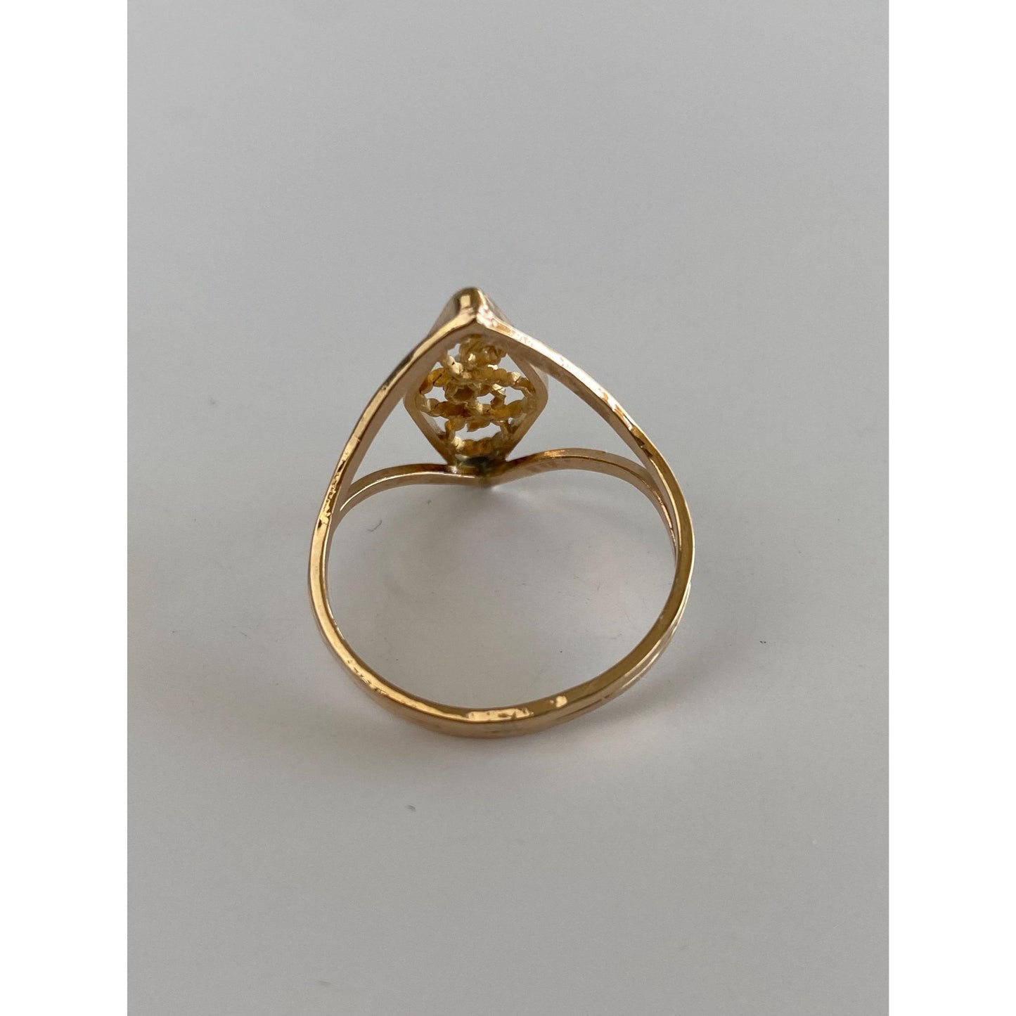 Vintage Solid 18k Yellow Gold Ring - Size 9.25
