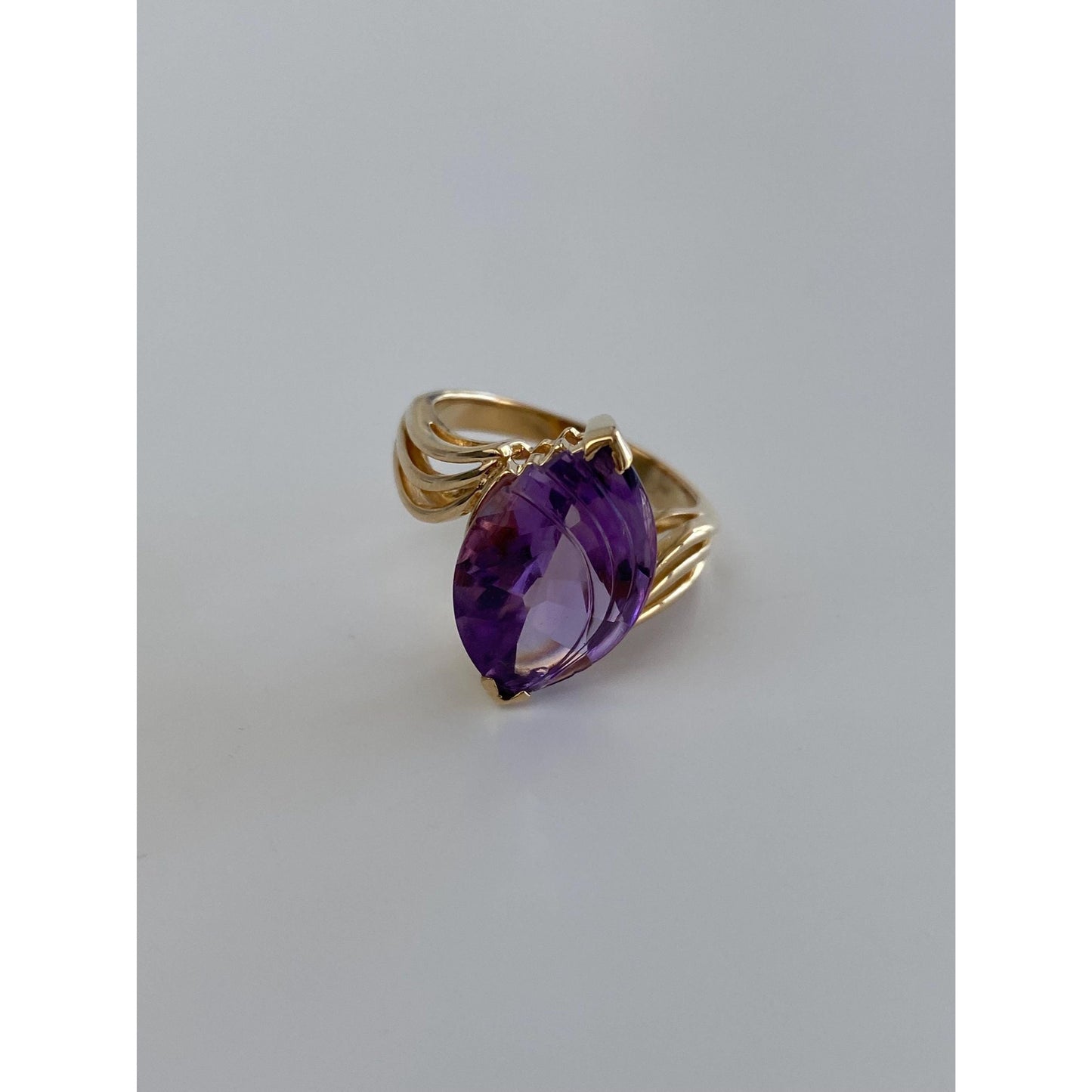 Vintage Solid 14k Yellow Gold Amethyst Twist Ring - Size 5.5