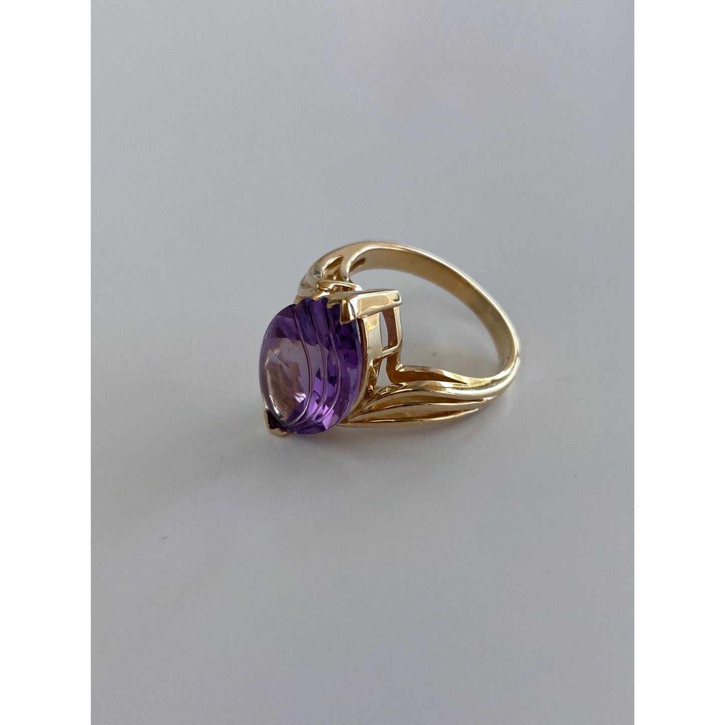 Vintage Solid 14k Yellow Gold Amethyst Twist Ring - Size 5.5