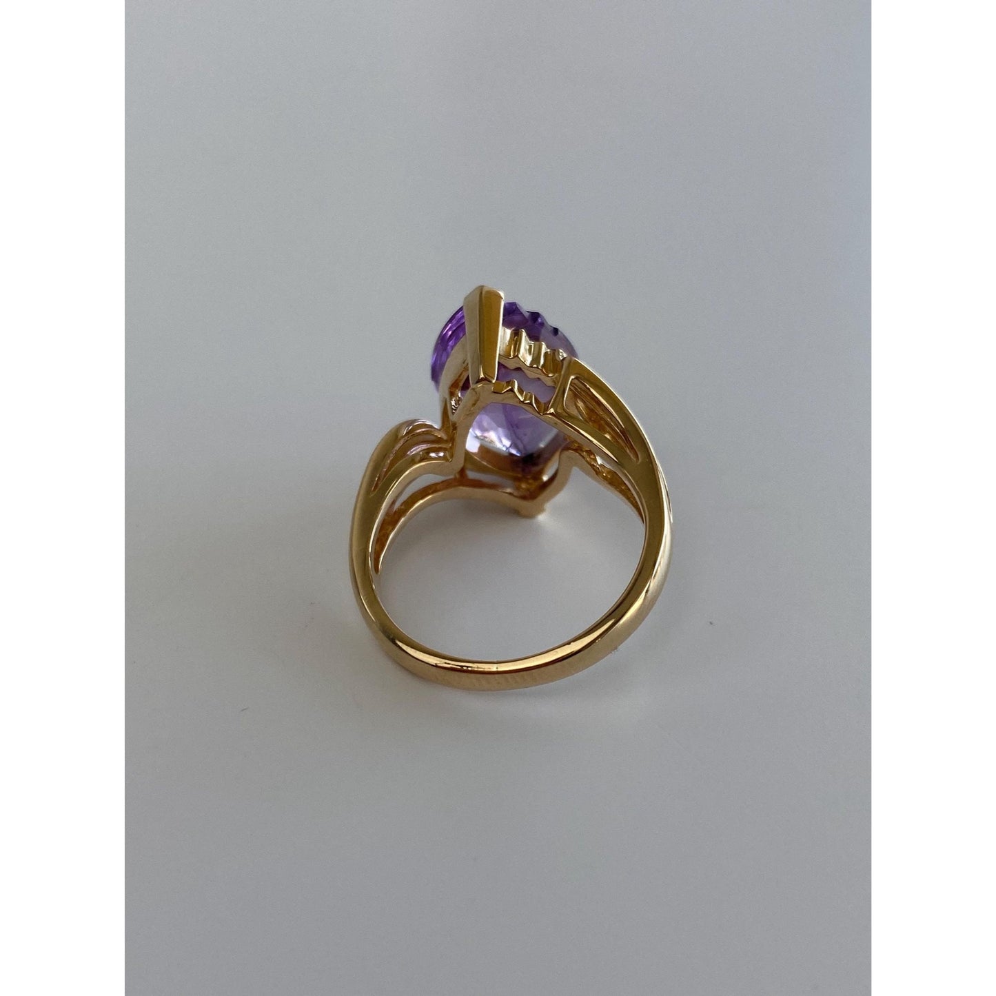 Vintage Solid 14k Yellow Gold Amethyst Twist Ring - Size 5.5