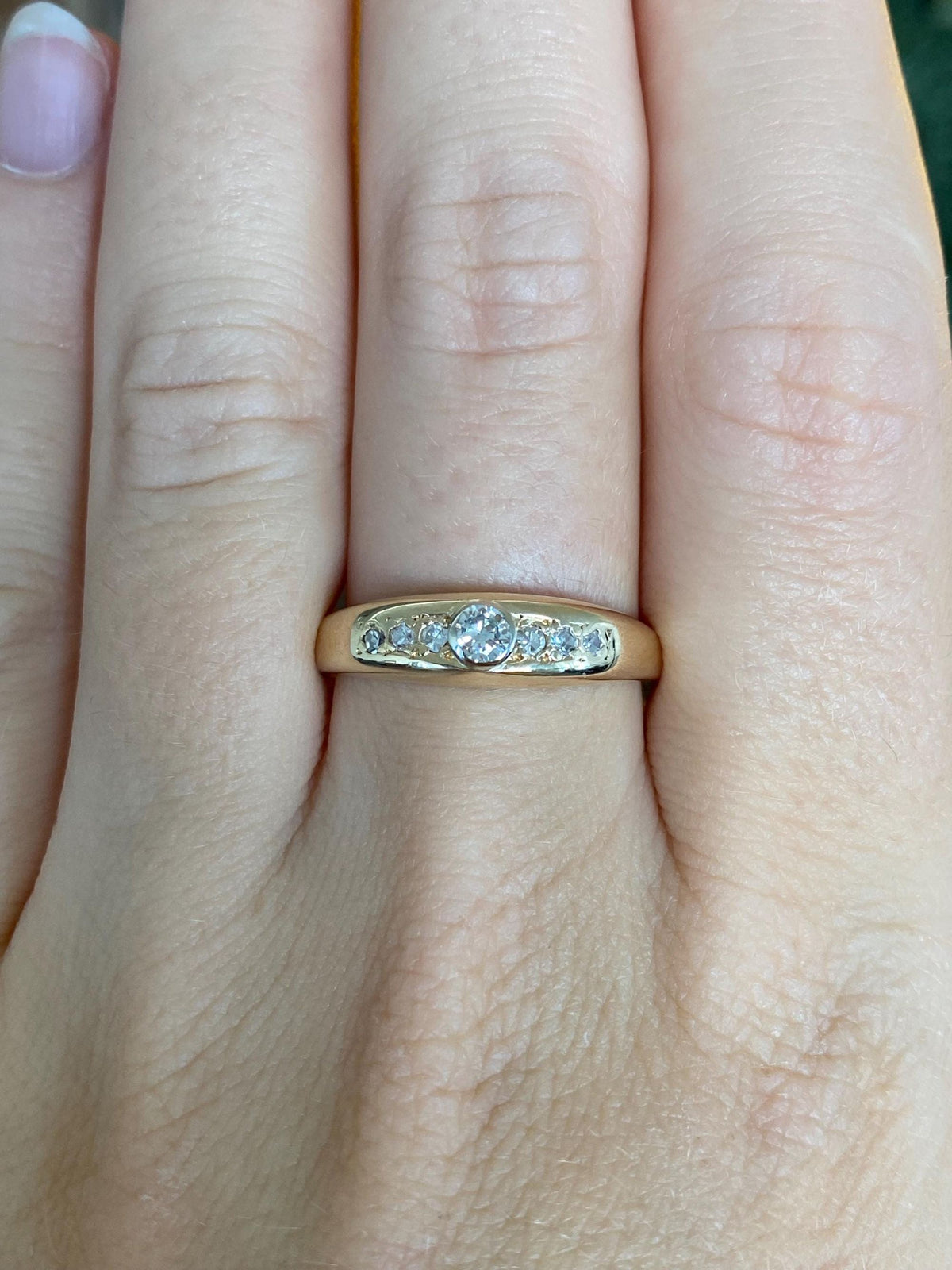Vintage Solid 14k Yellow Gold Diamonds Ring Band - Size 9.25