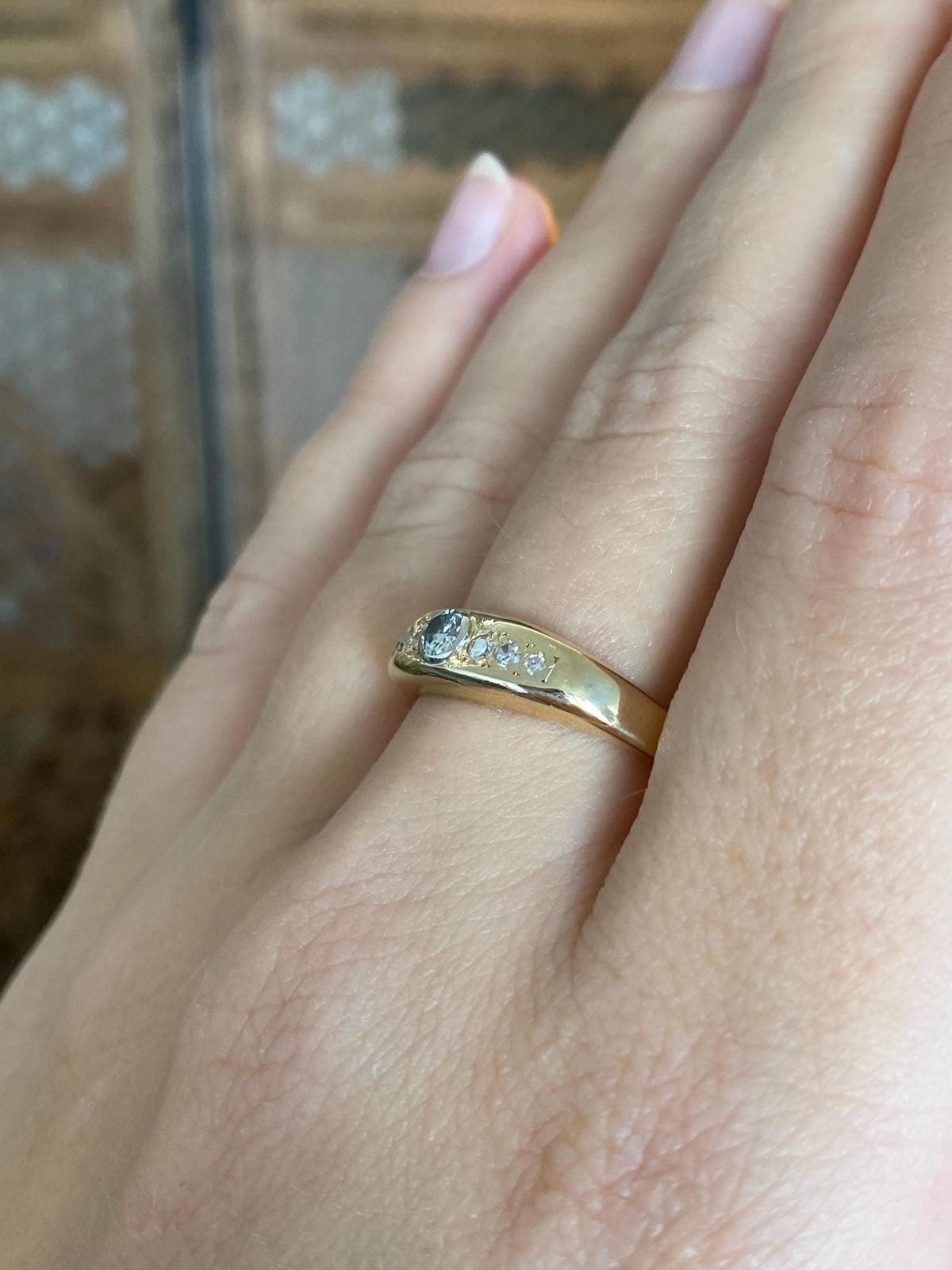 Vintage Solid 14k Yellow Gold Diamonds Ring Band - Size 9.25