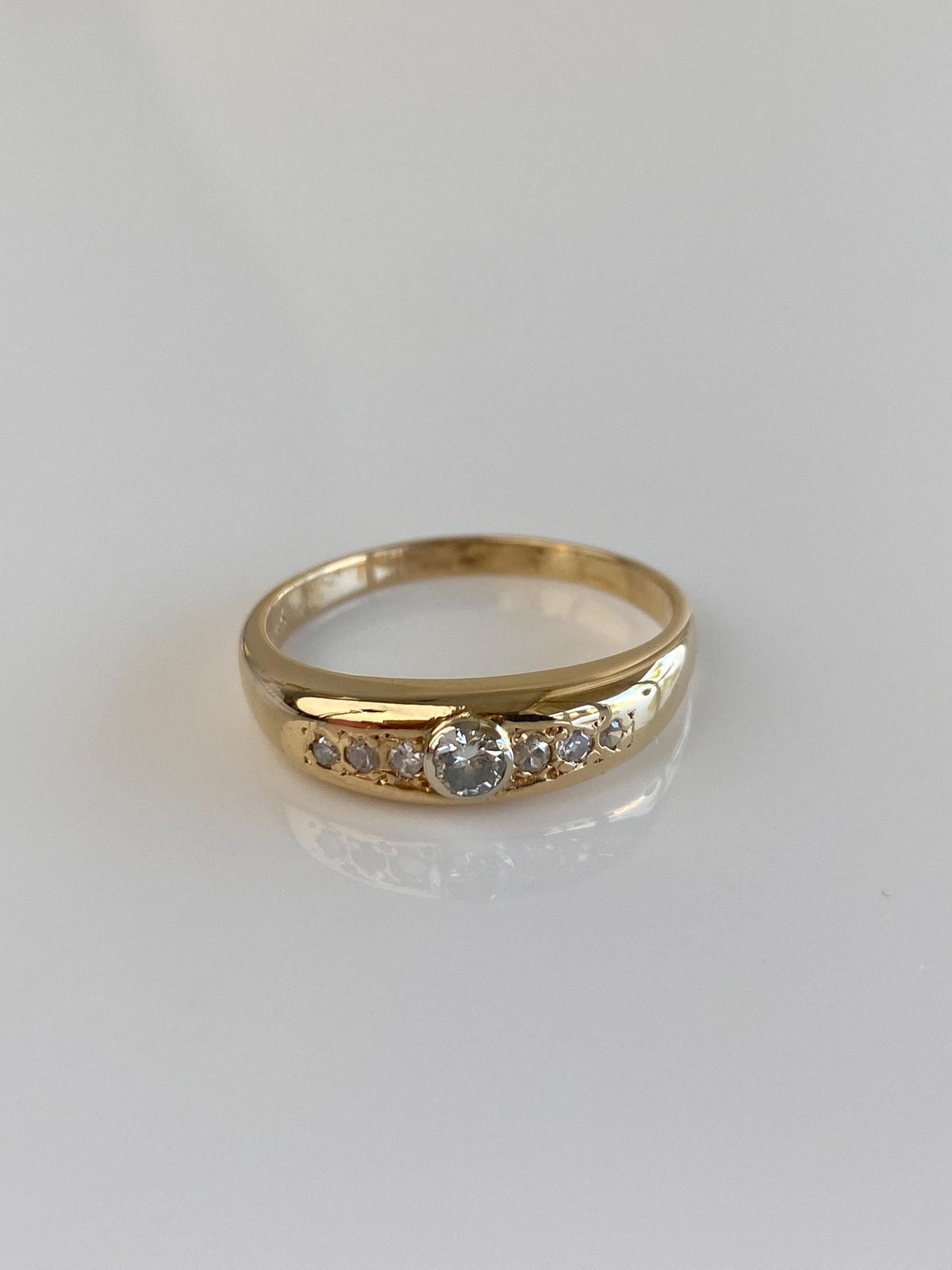 Vintage Solid 14k Yellow Gold Diamonds Ring Band - Size 9.25