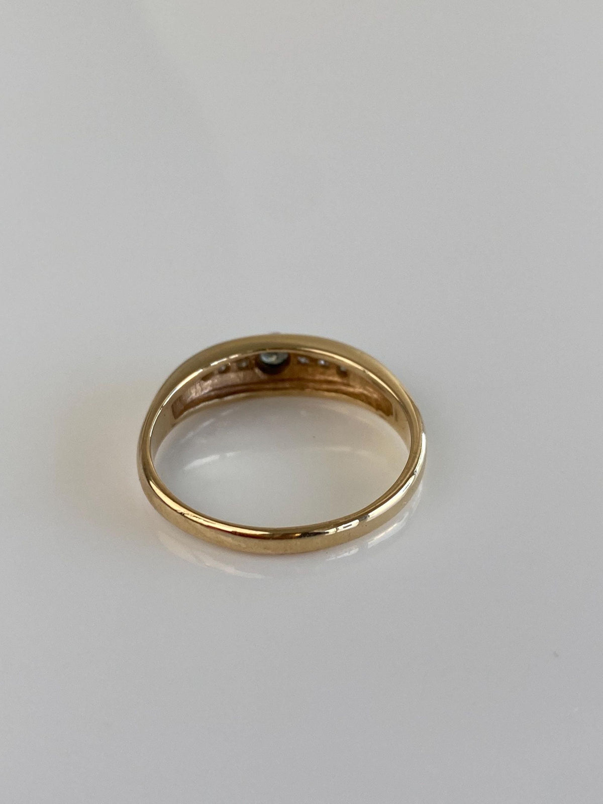 Vintage Solid 14k Yellow Gold Diamonds Ring Band - Size 9.25